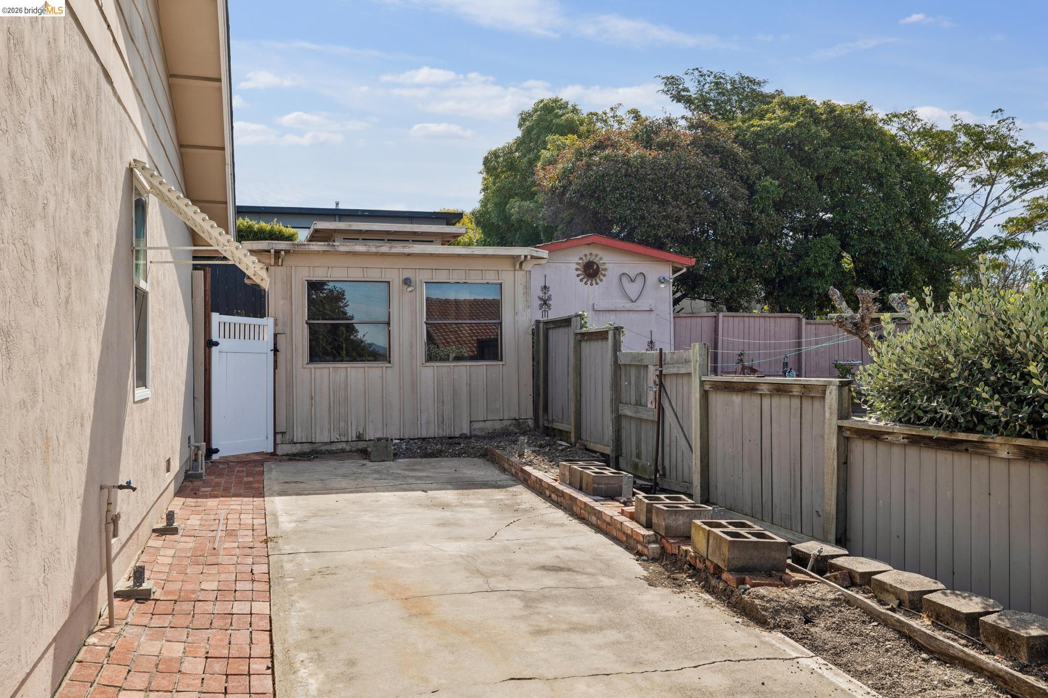 1112 Kelvin Road