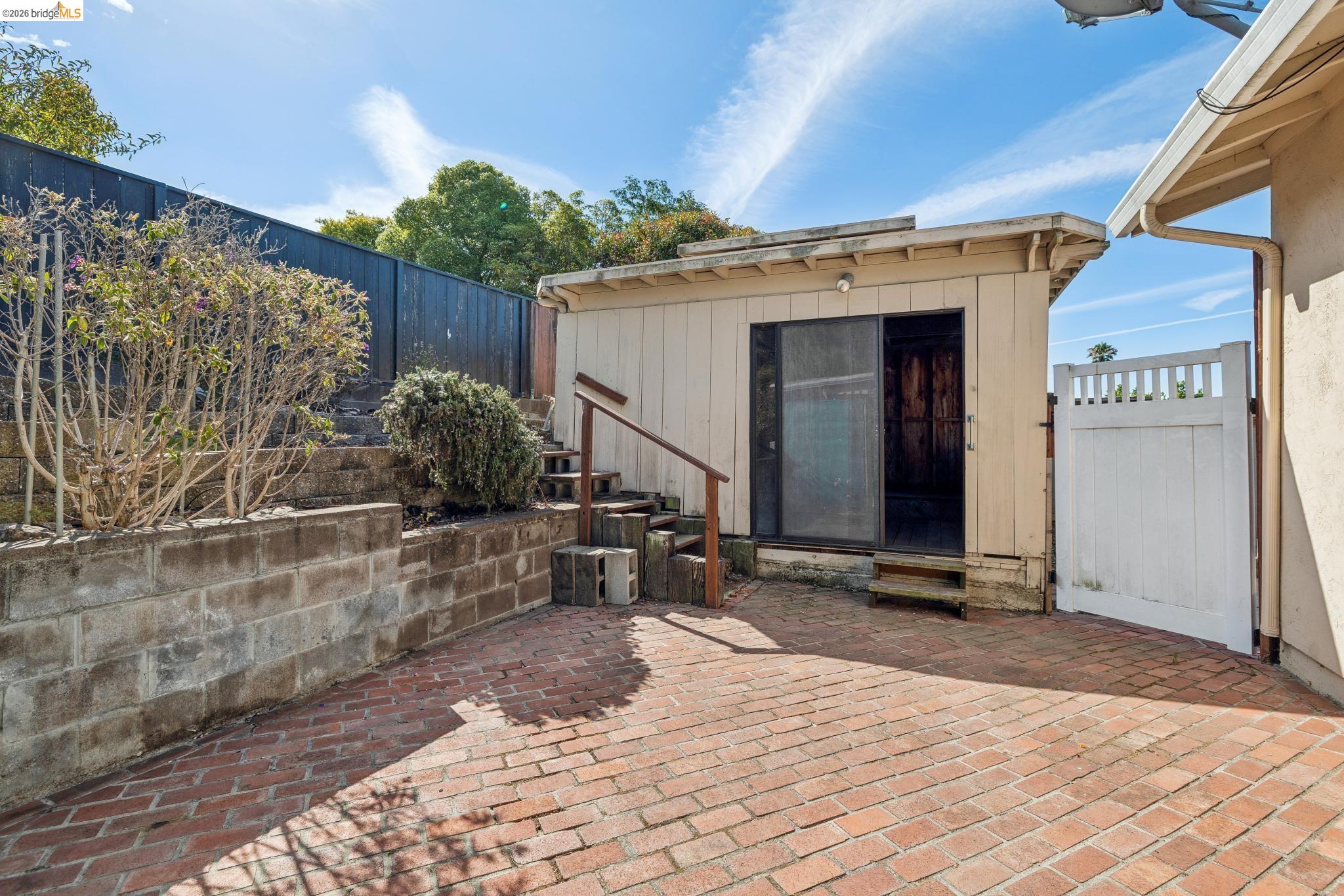 1112 Kelvin Road