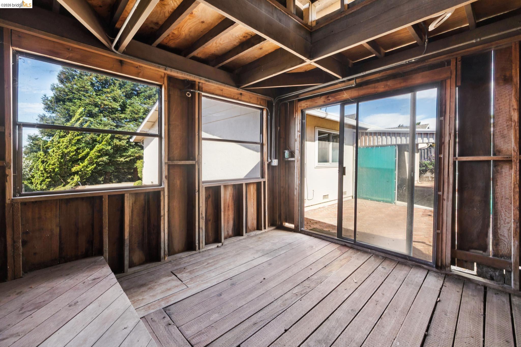 1112 Kelvin Road