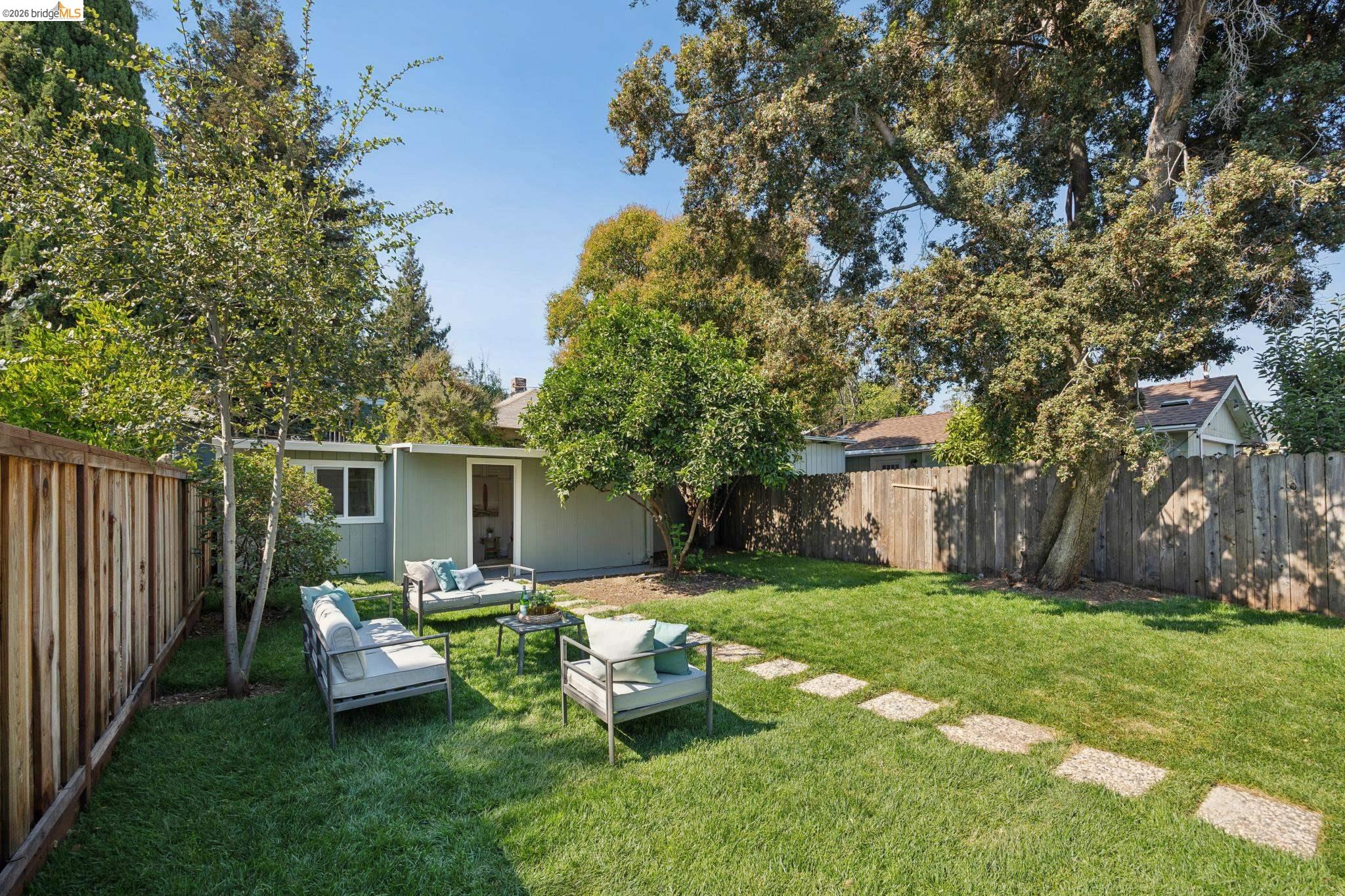 2533 Harrington Ave