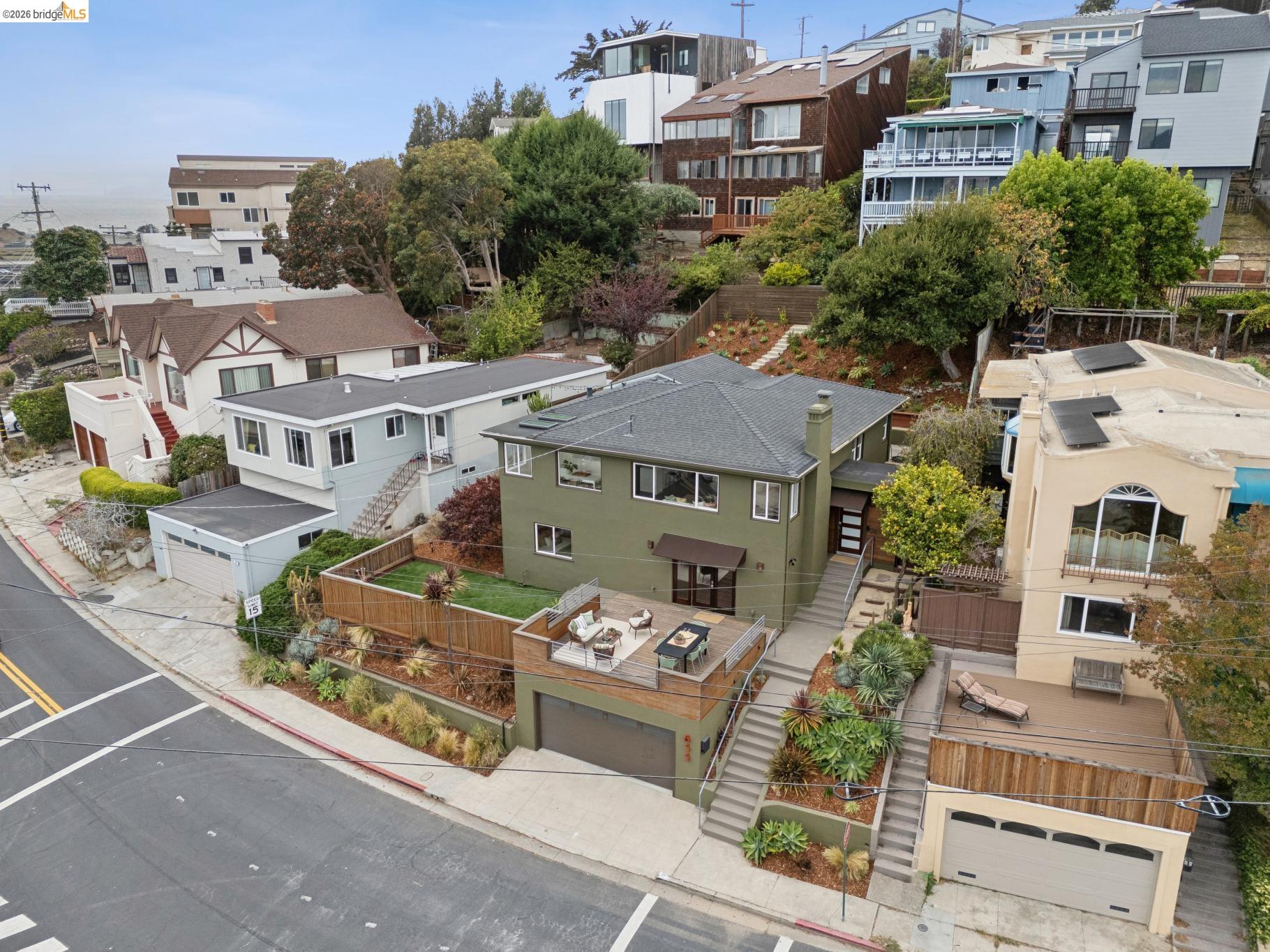 855 Washington