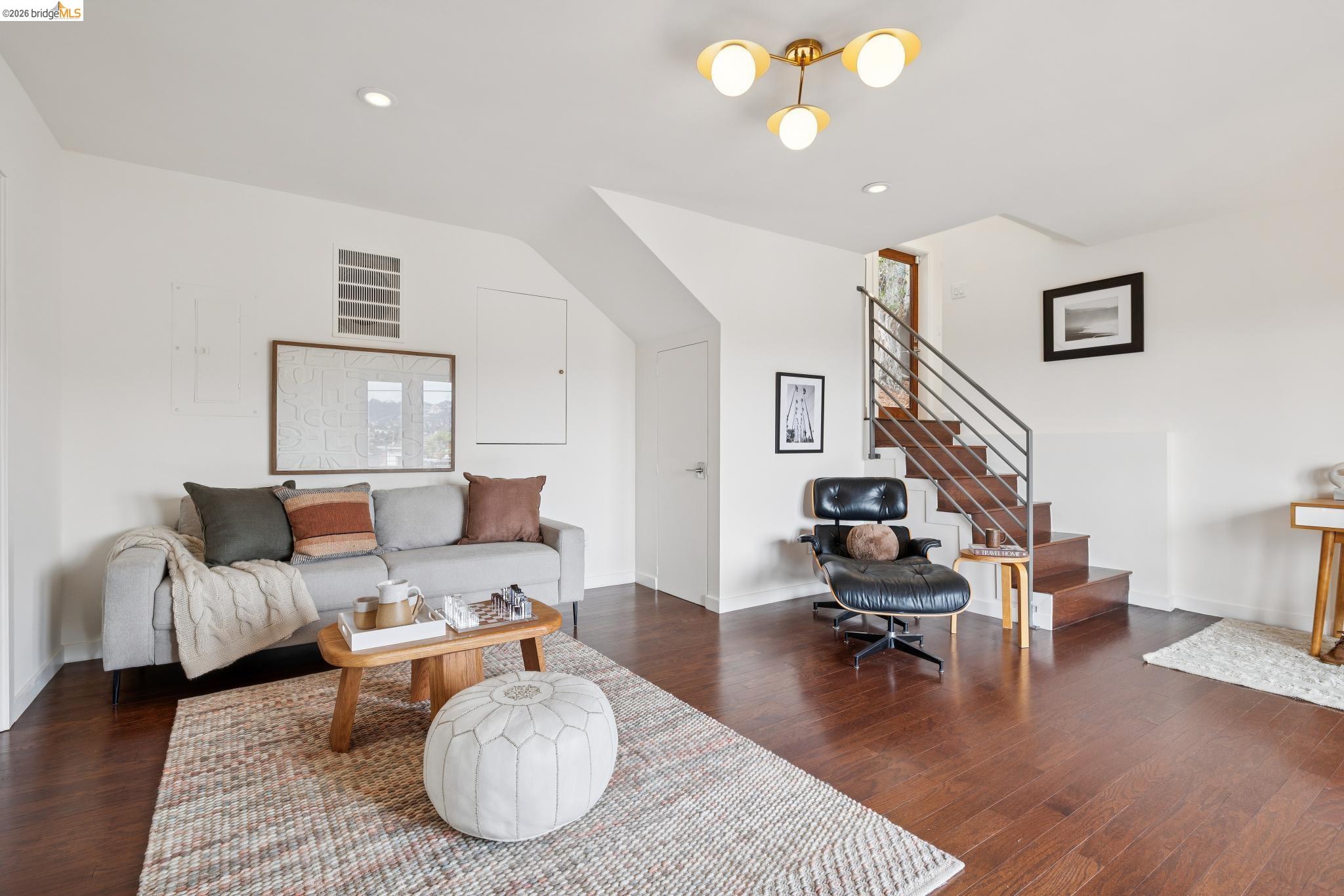 855 Washington