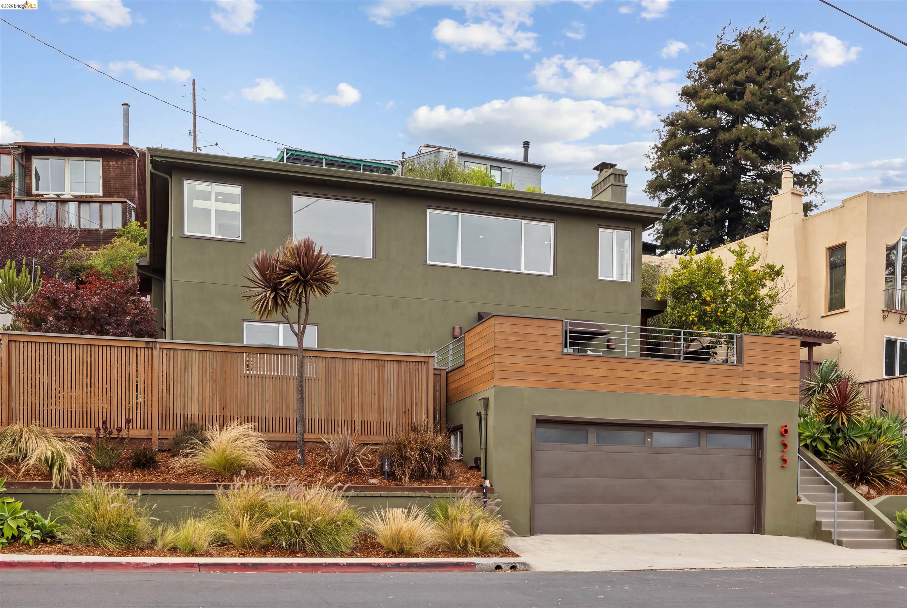 855 Washington