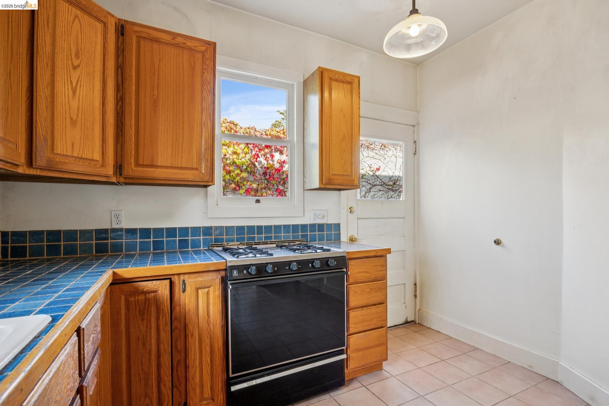 1711-A, Milvia St