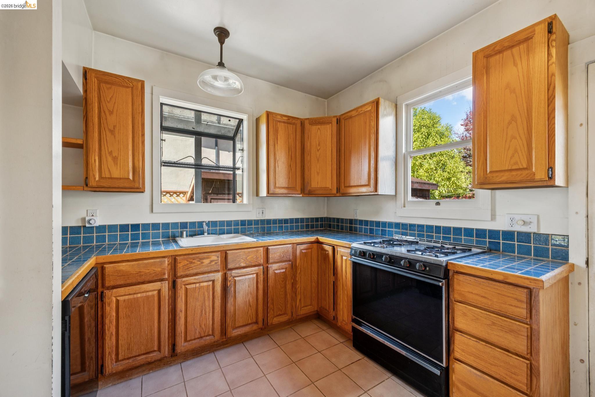 1711-A, Milvia St