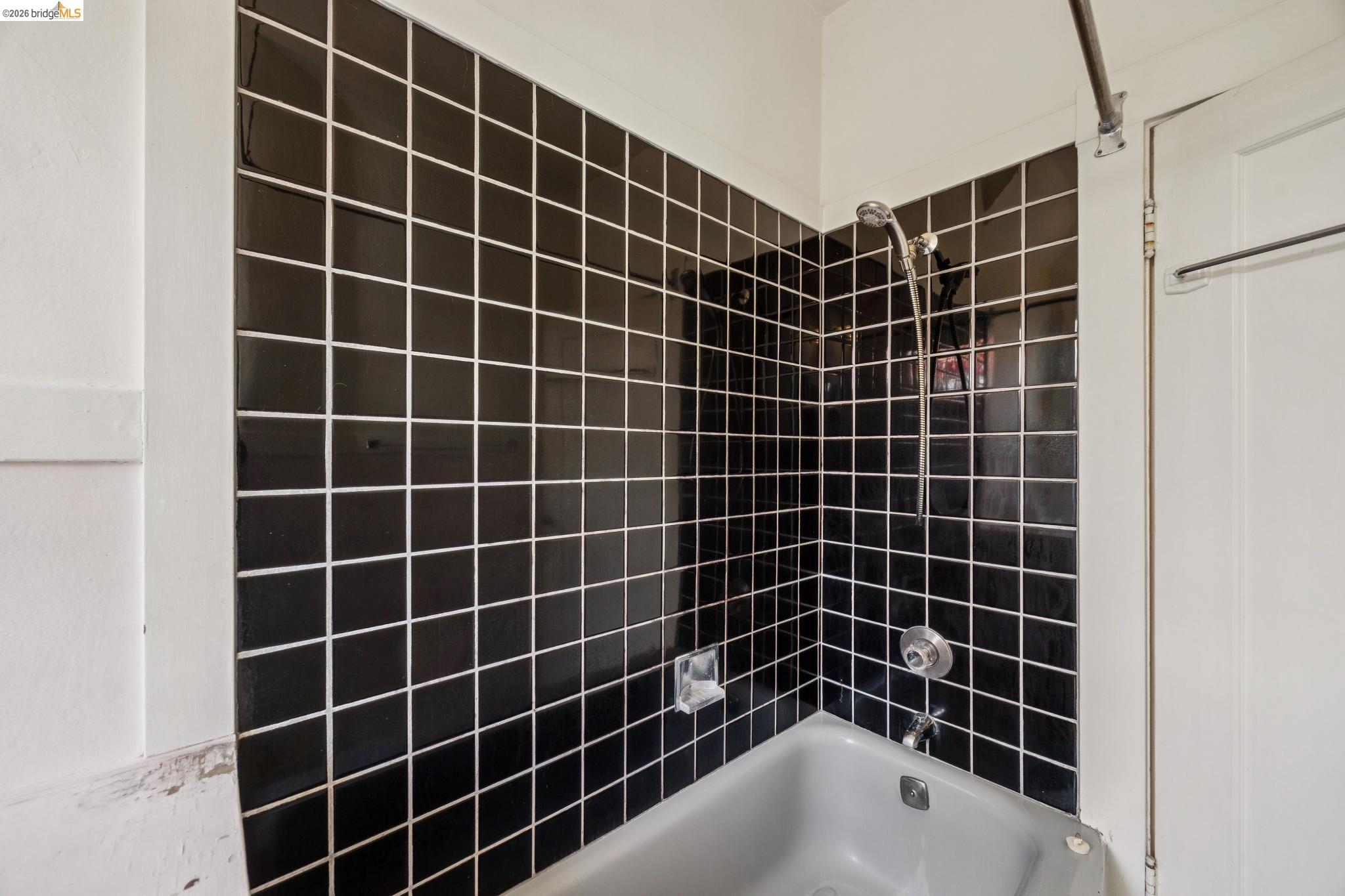 1711-A, Milvia St