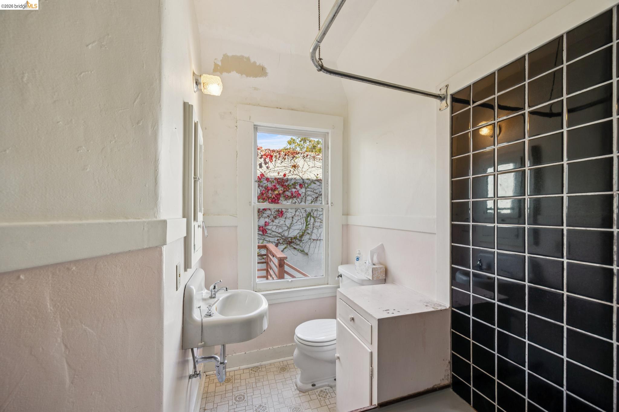 1711-A, Milvia St