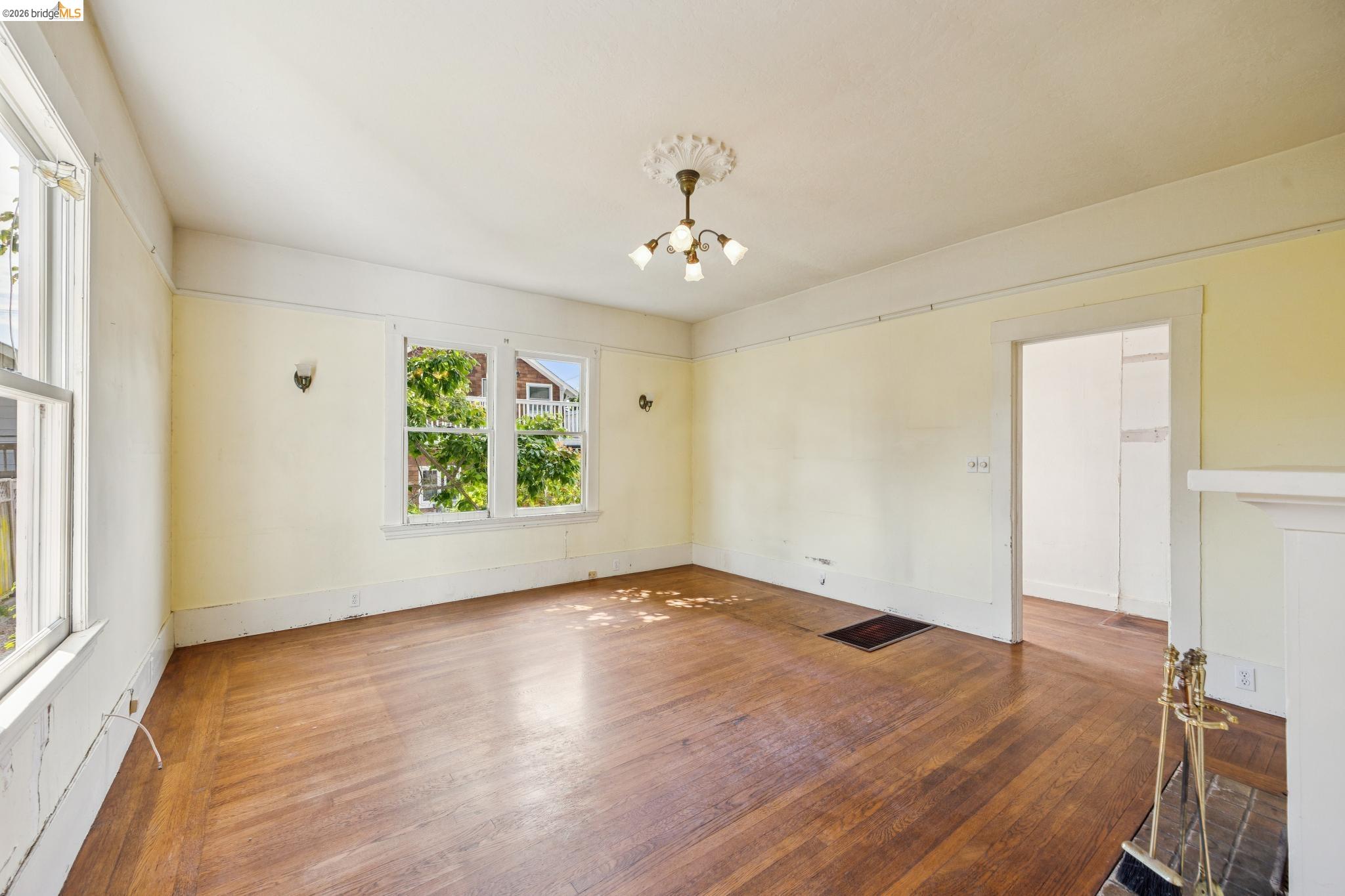 1711-A, Milvia St