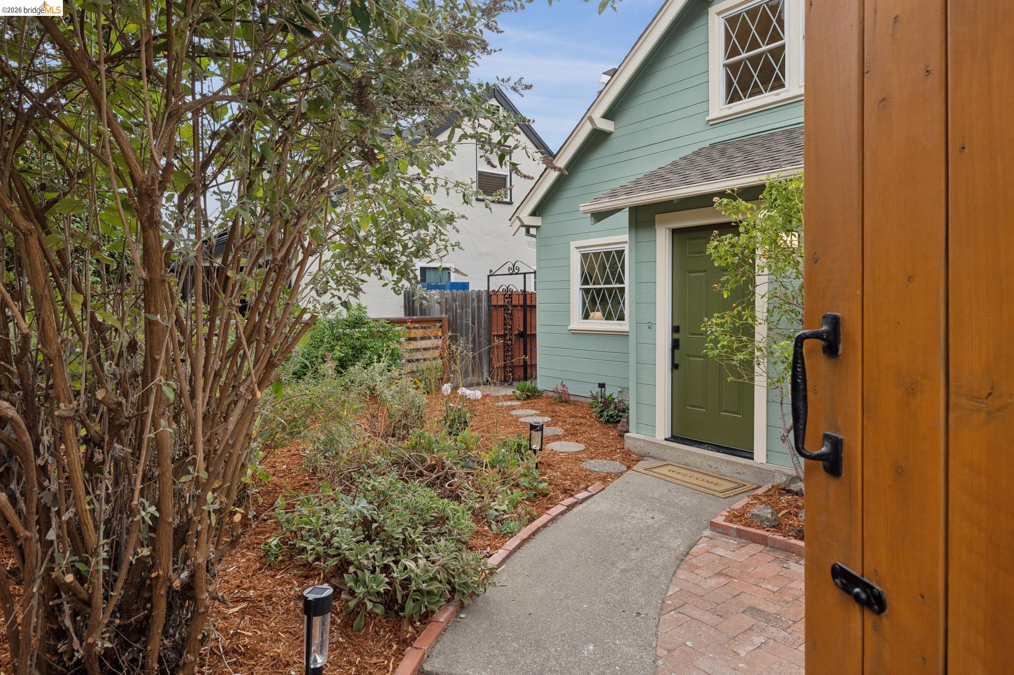 3323 Pinole Valley Rd