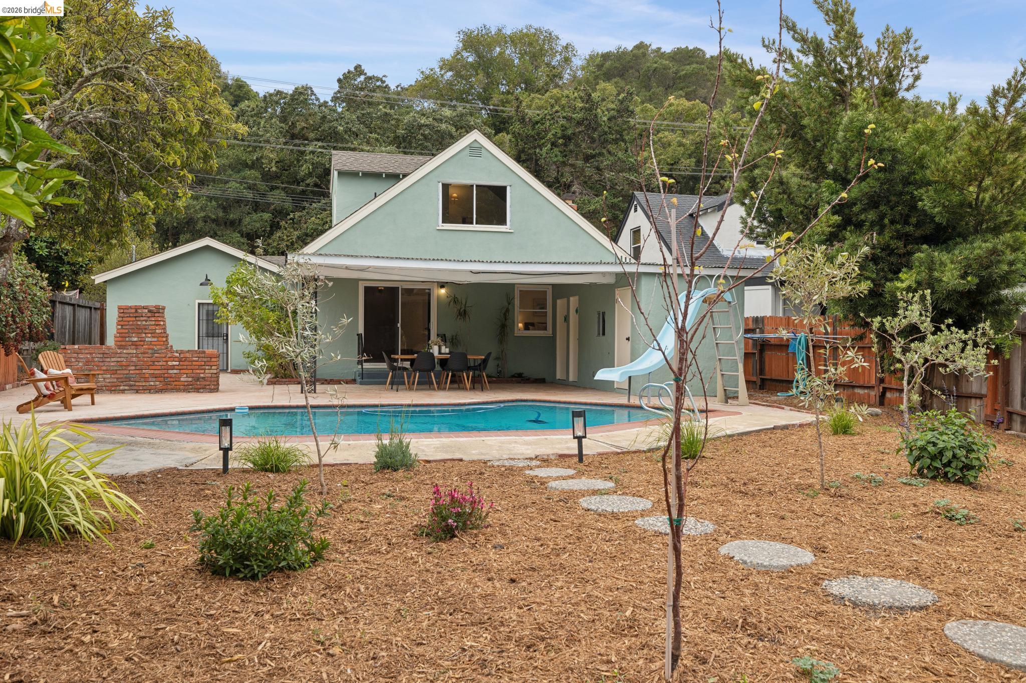 3323 Pinole Valley Rd