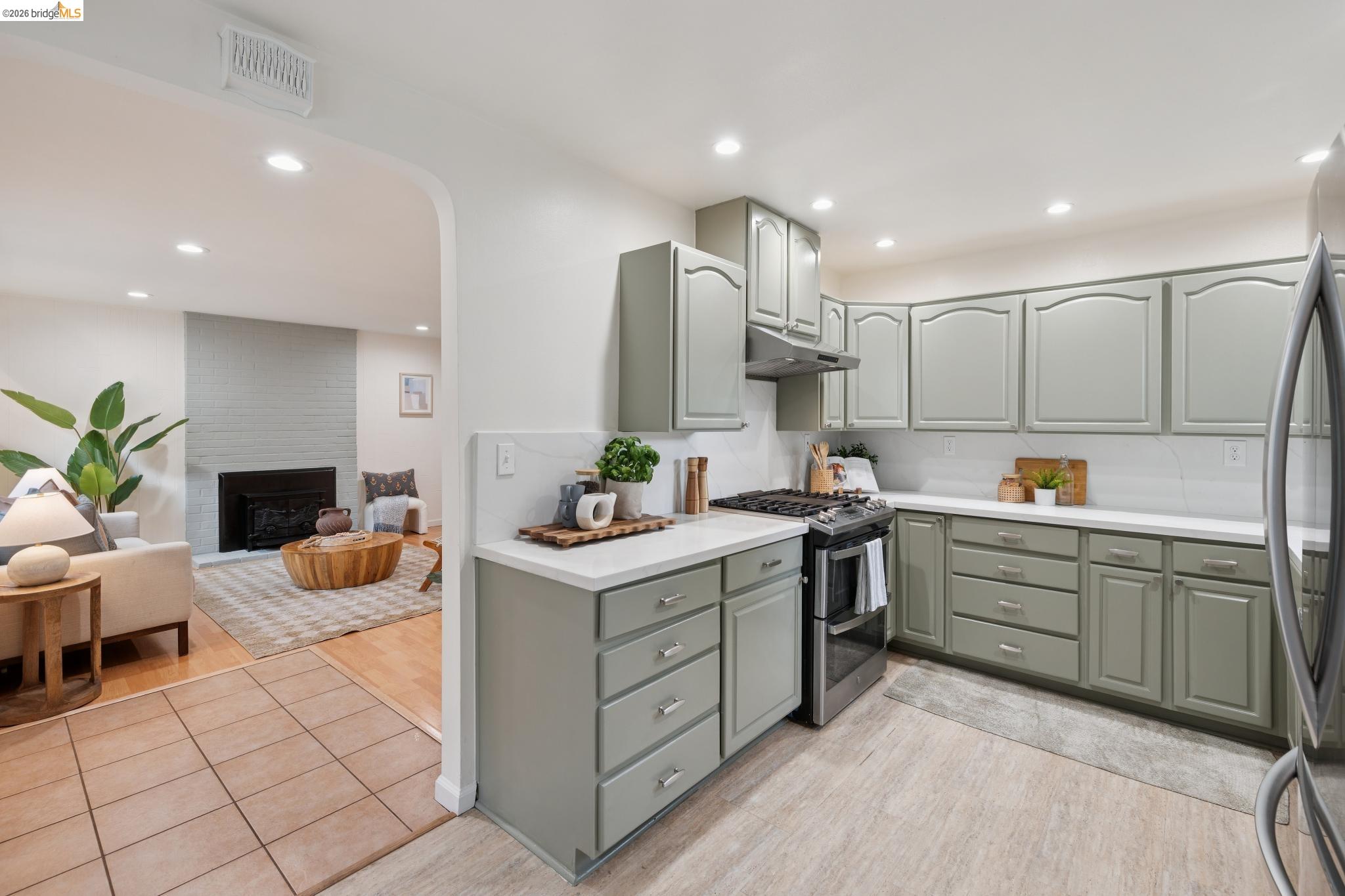 3323 Pinole Valley Rd