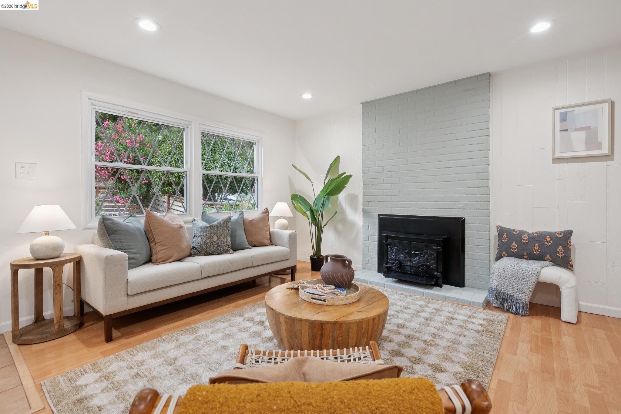 3323 Pinole Valley Rd