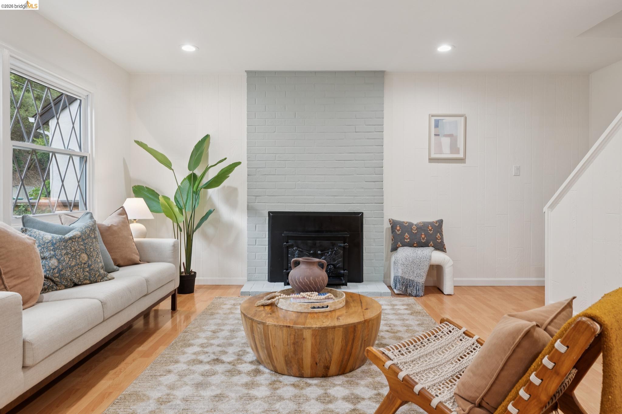 3323 Pinole Valley Rd