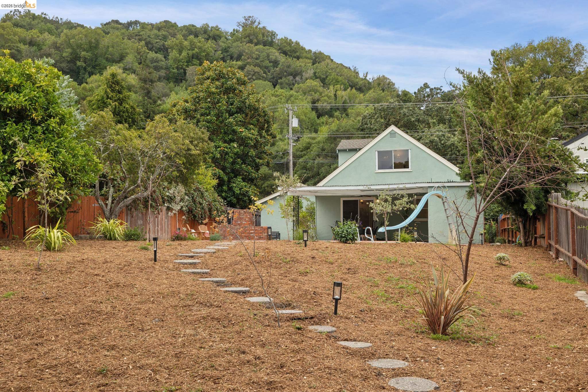3323 Pinole Valley Rd