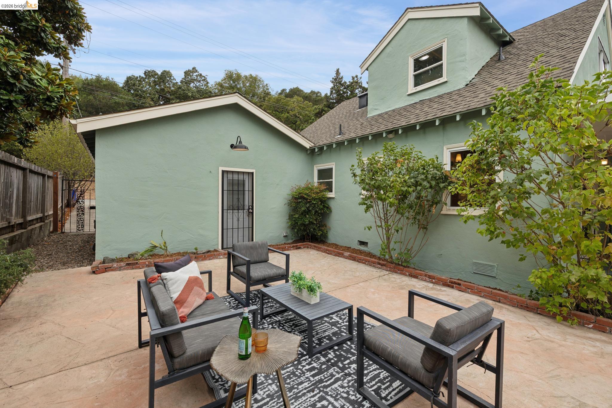 3323 Pinole Valley Rd