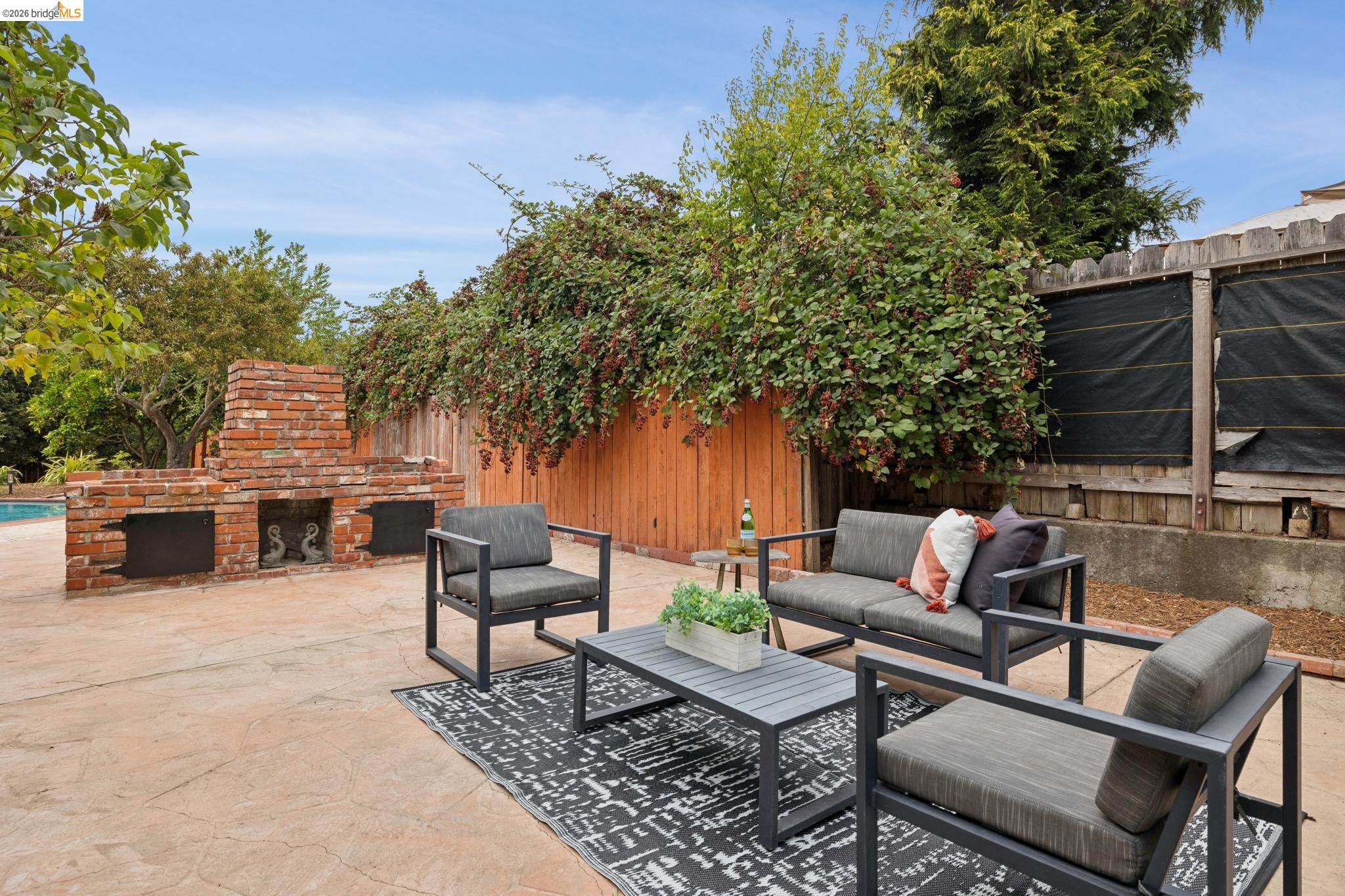 3323 Pinole Valley Rd