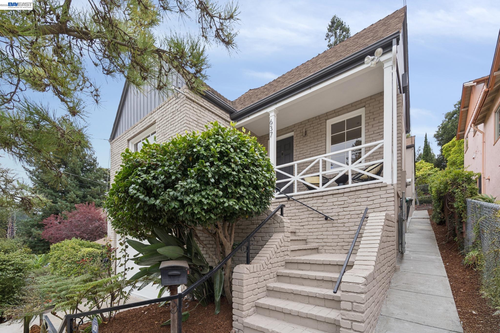 637 Boulevard Way