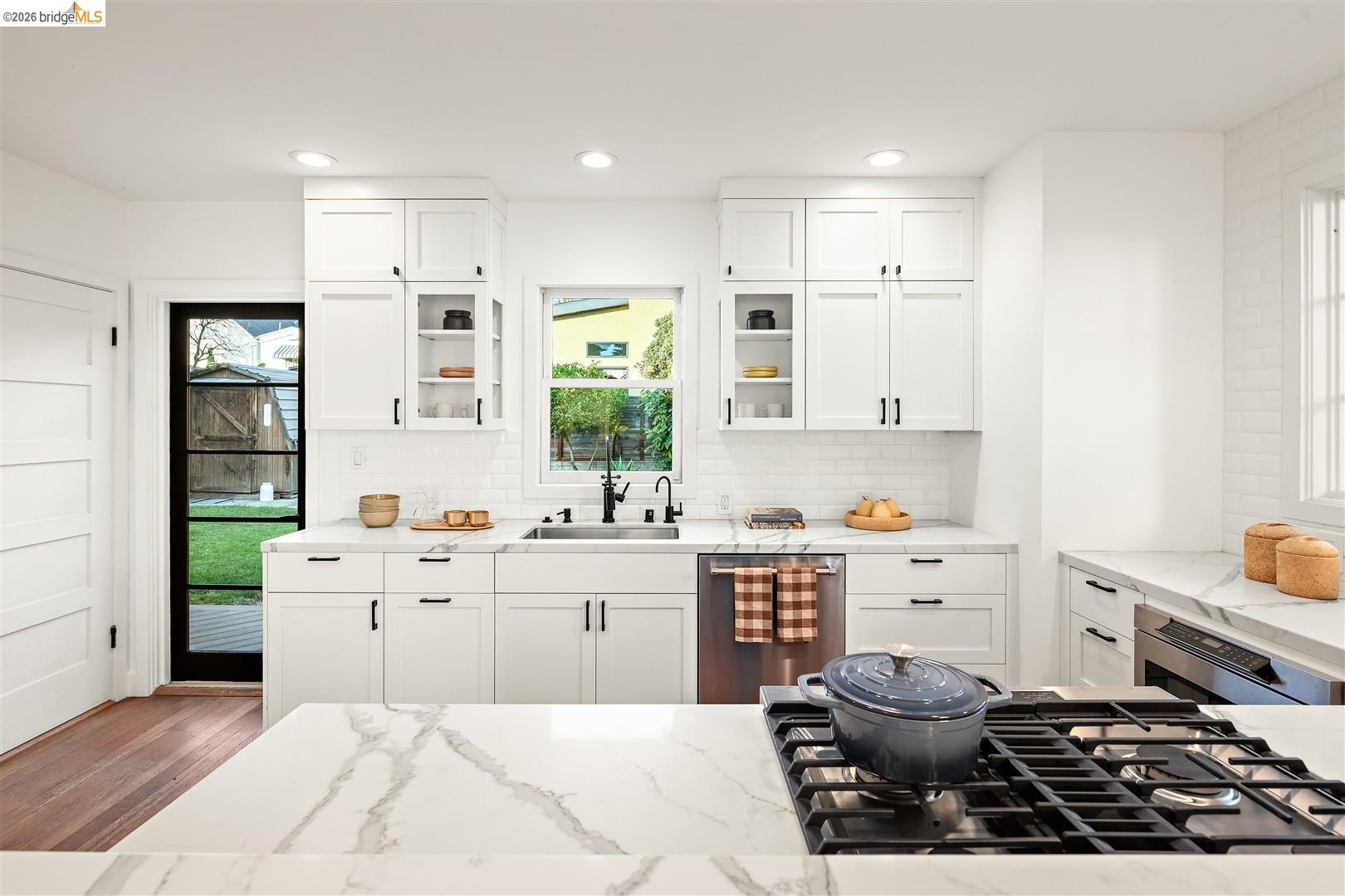 3044 Dakota St