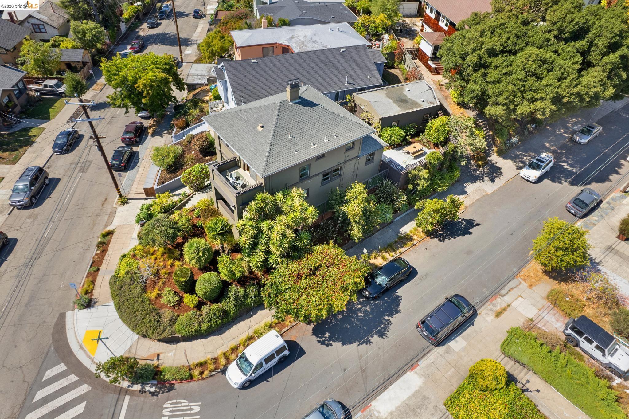 342 Elwood Ave