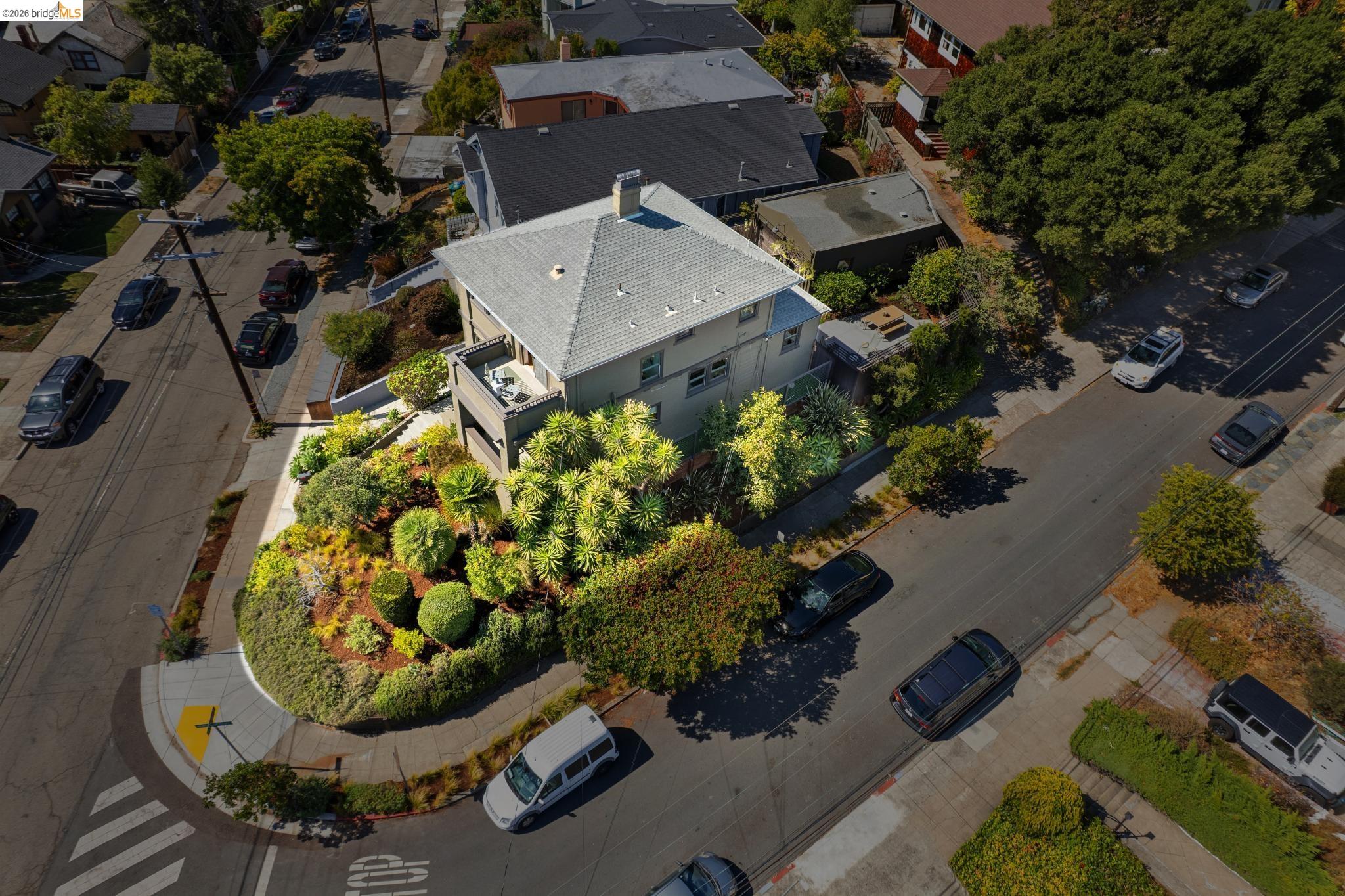 342 Elwood Ave
