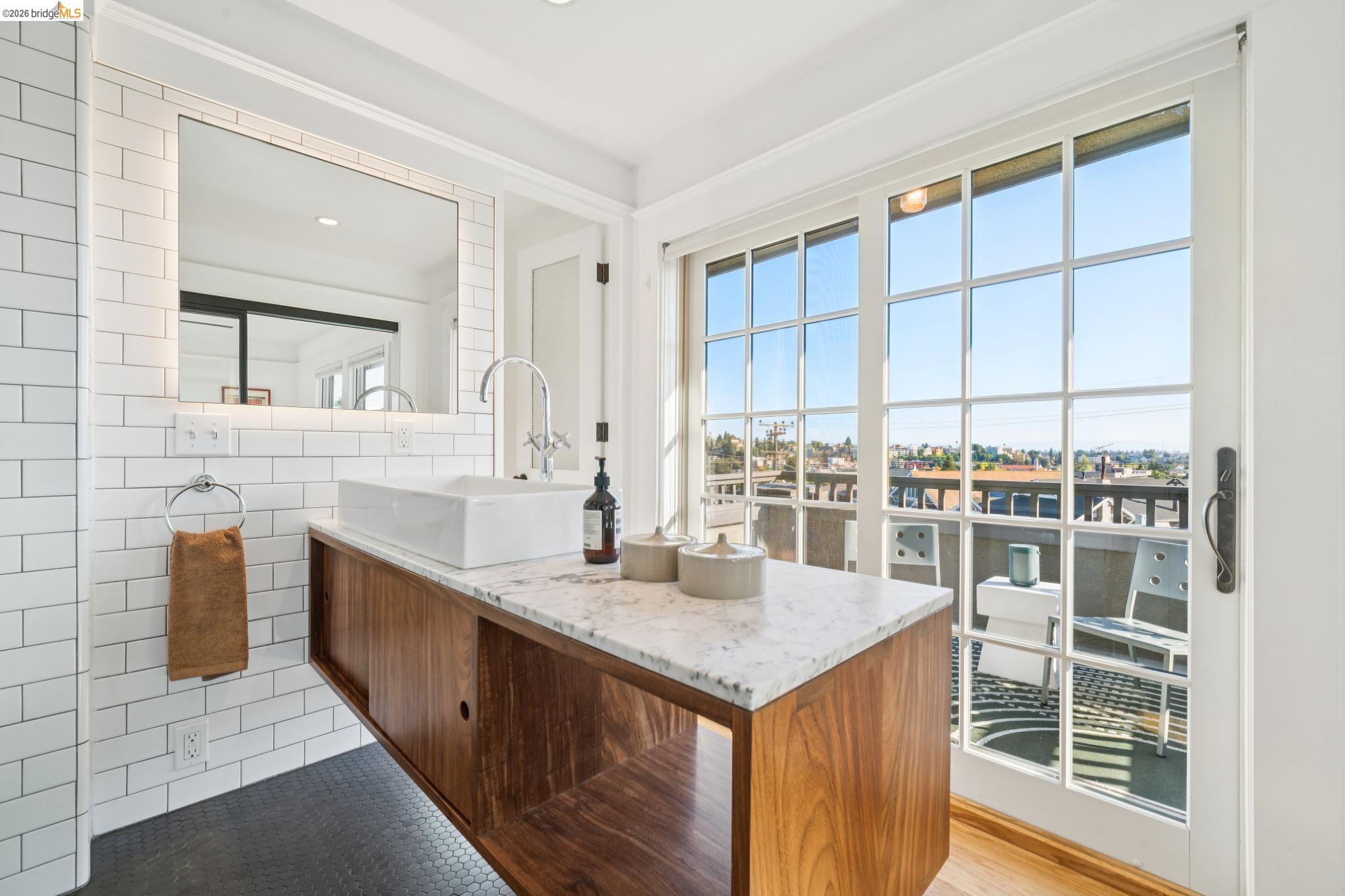 342 Elwood Ave