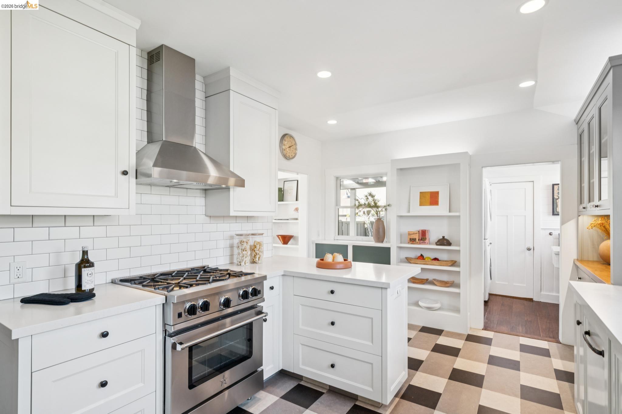 342 Elwood Ave