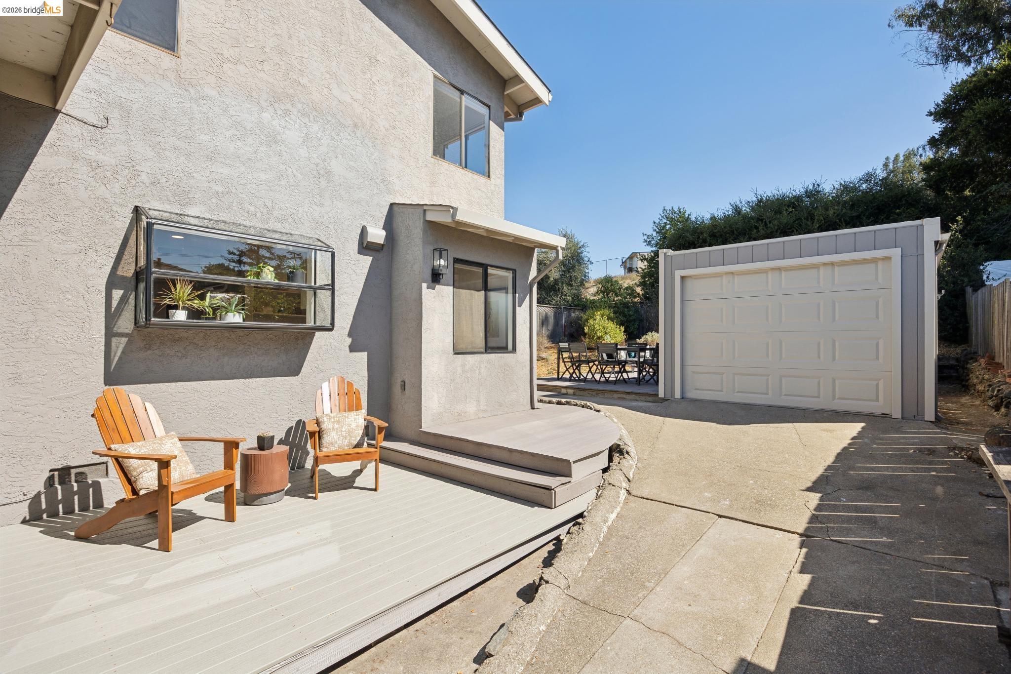 1879 Tulare Ave