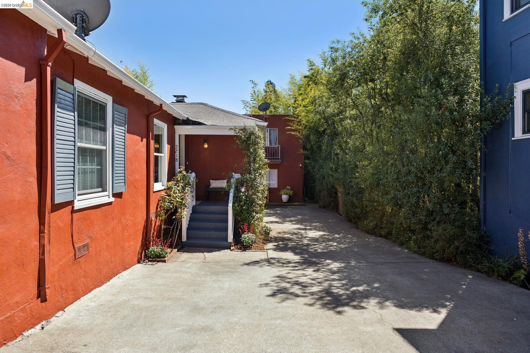 2218 Parker St