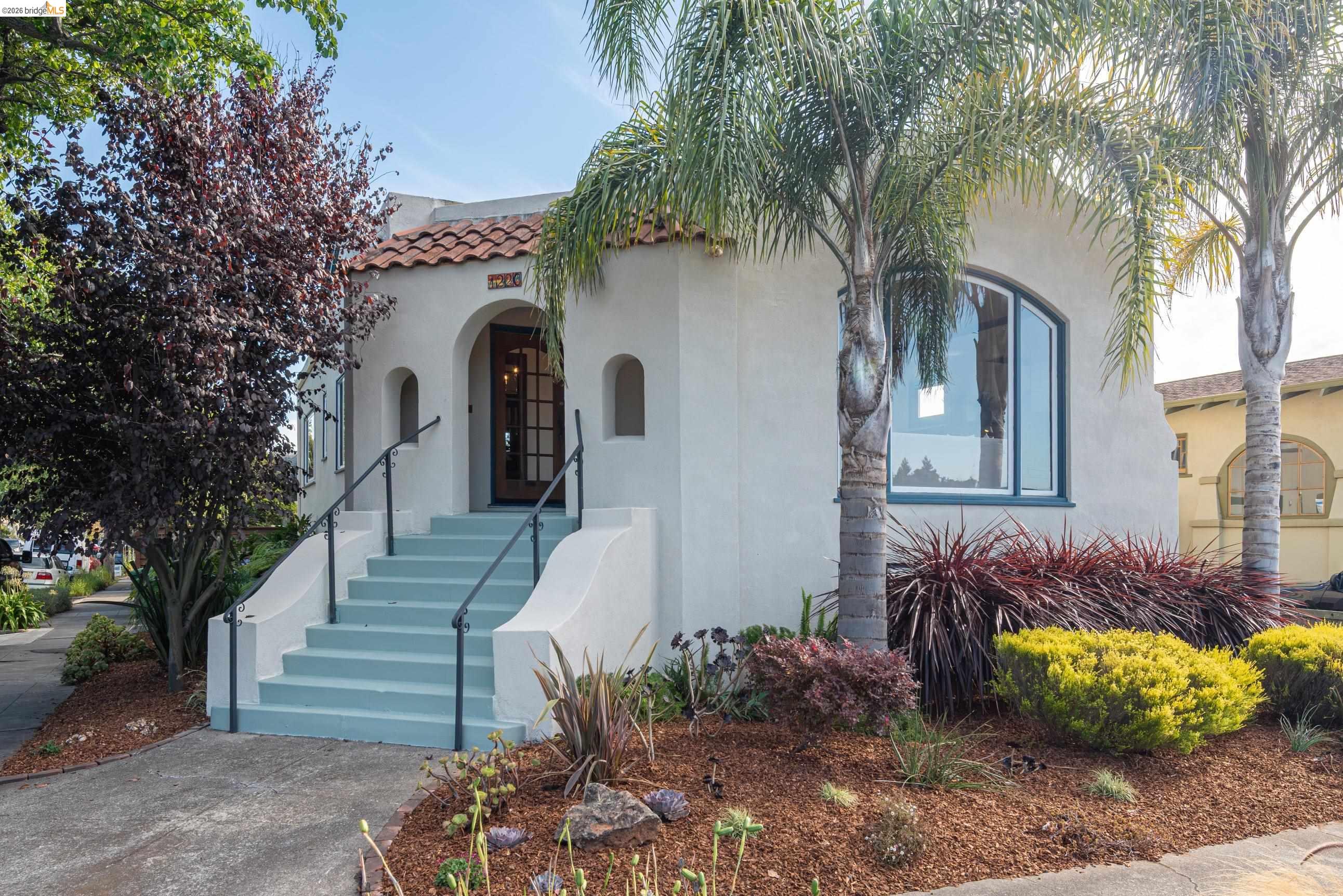 1220 Channing Way