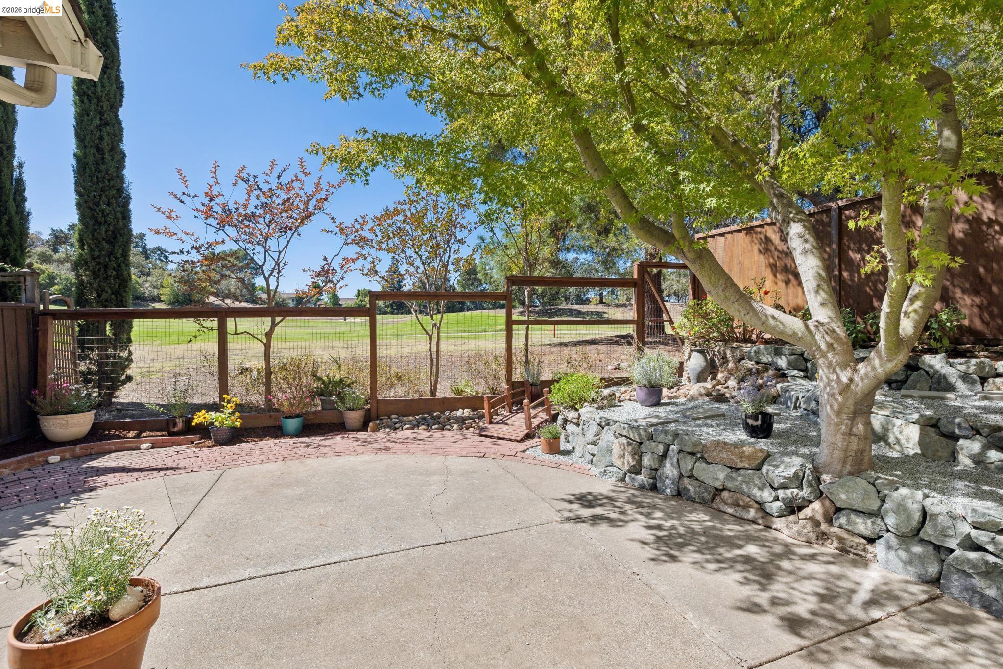 345 Kinross Dr.