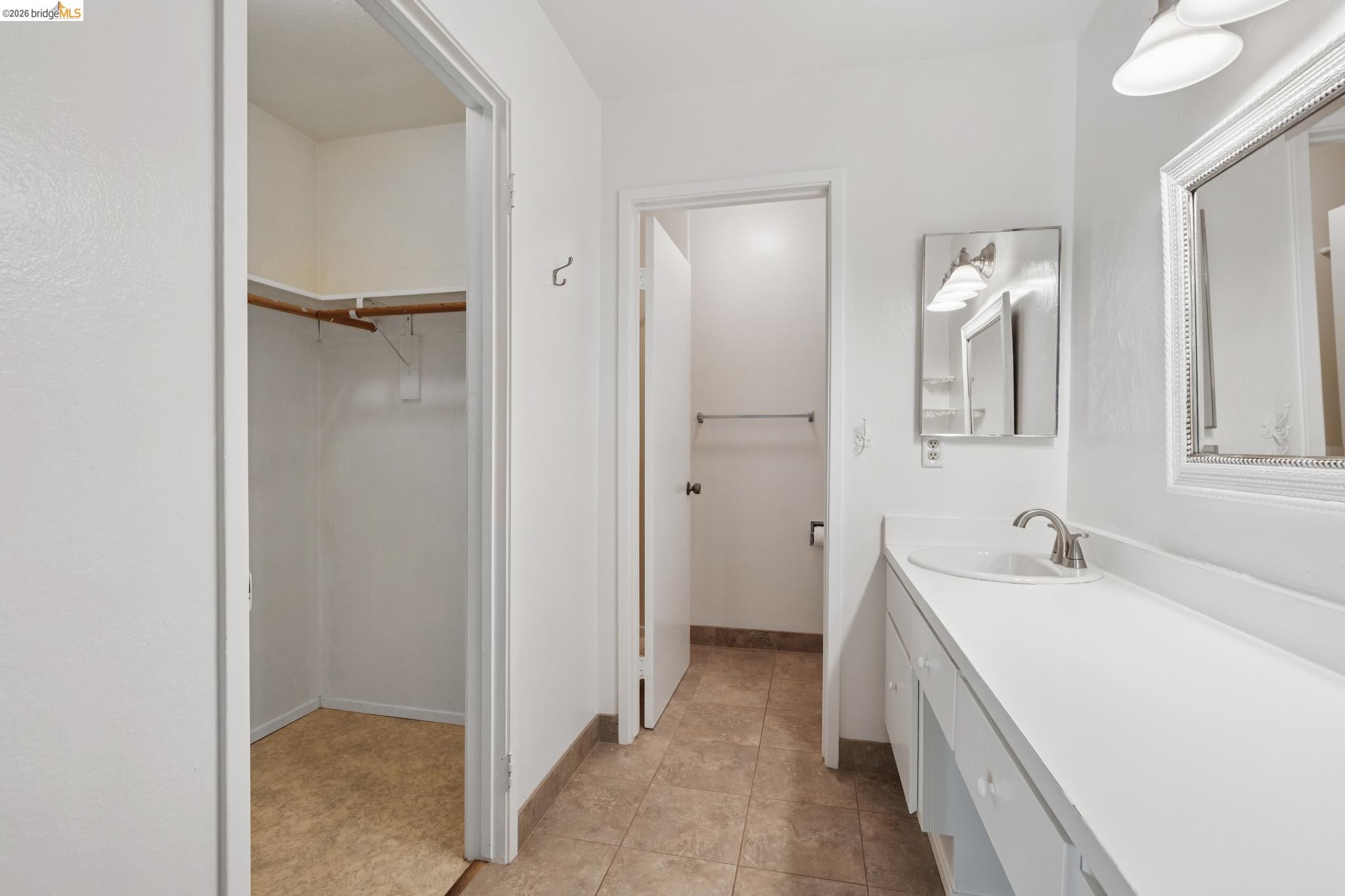 345 Kinross Dr.
