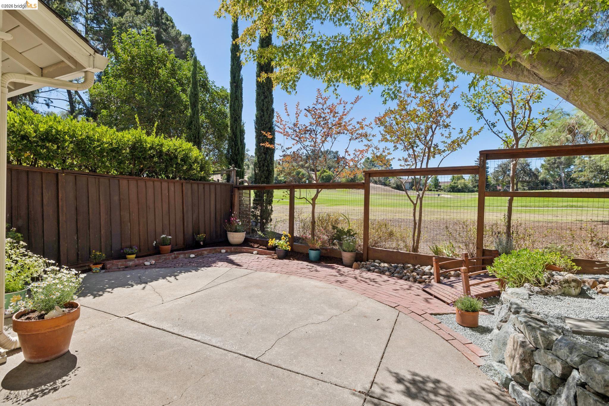 345 Kinross Dr.