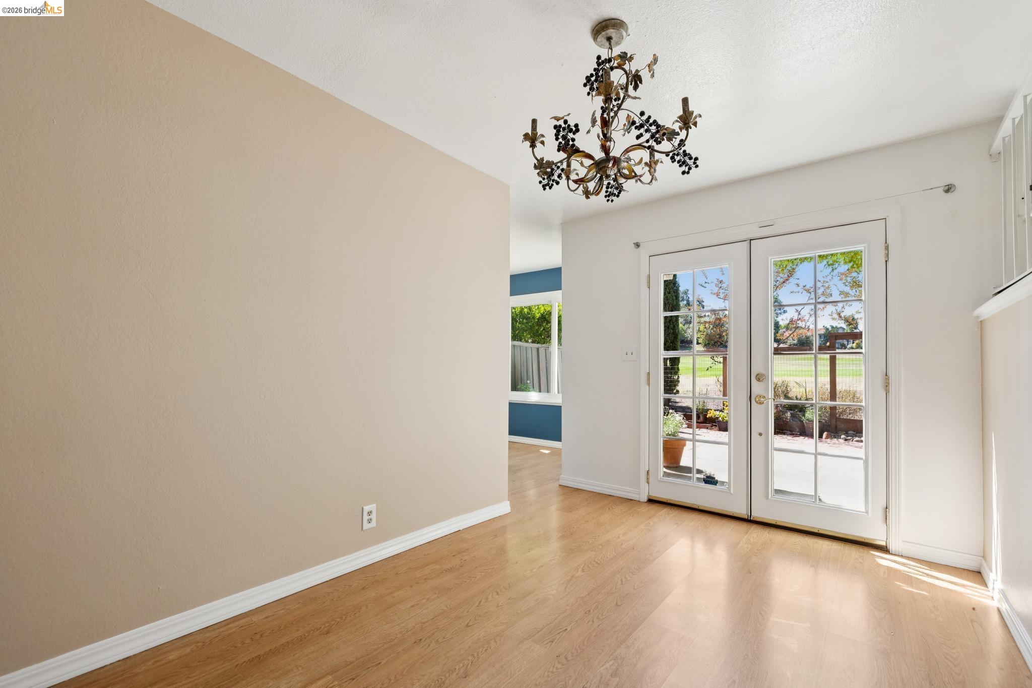 345 Kinross Dr.