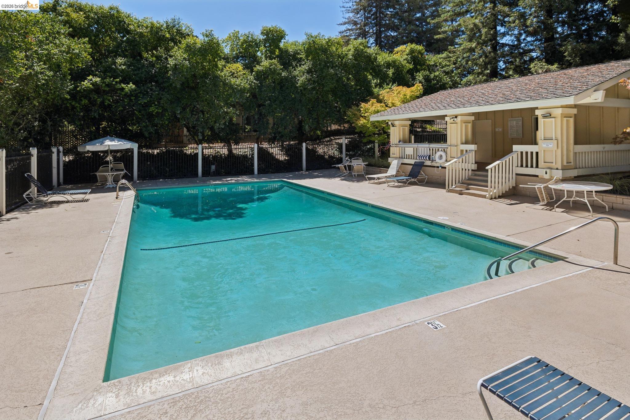 345 Kinross Dr.