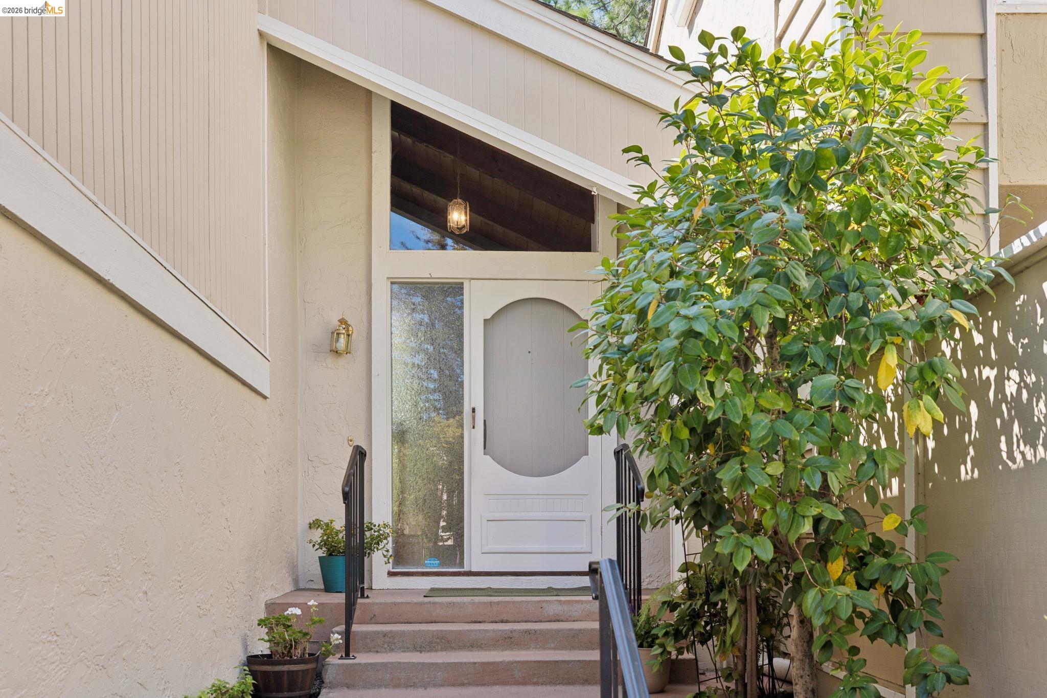 345 Kinross Dr.