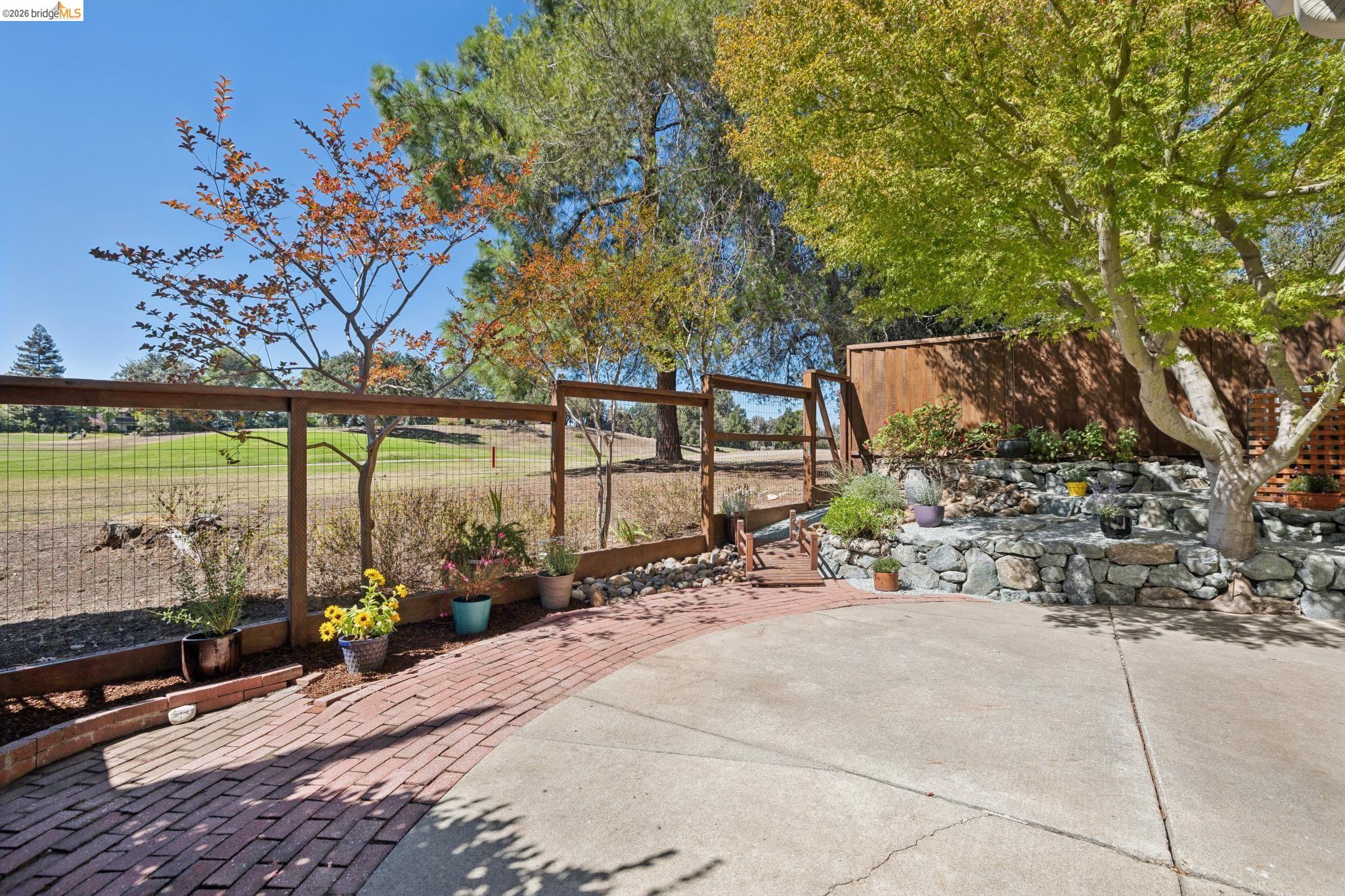 345 Kinross Dr.