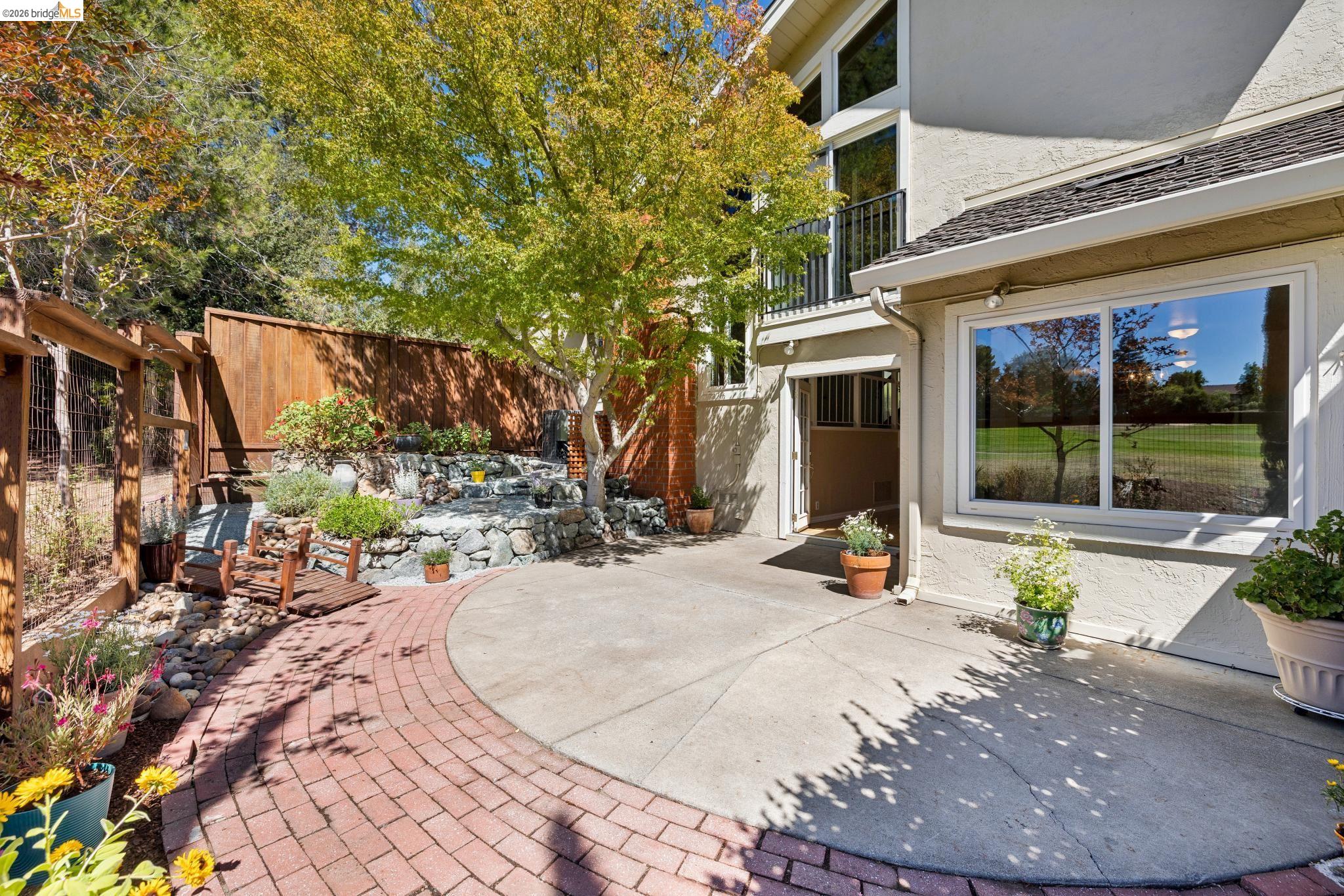 345 Kinross Dr.
