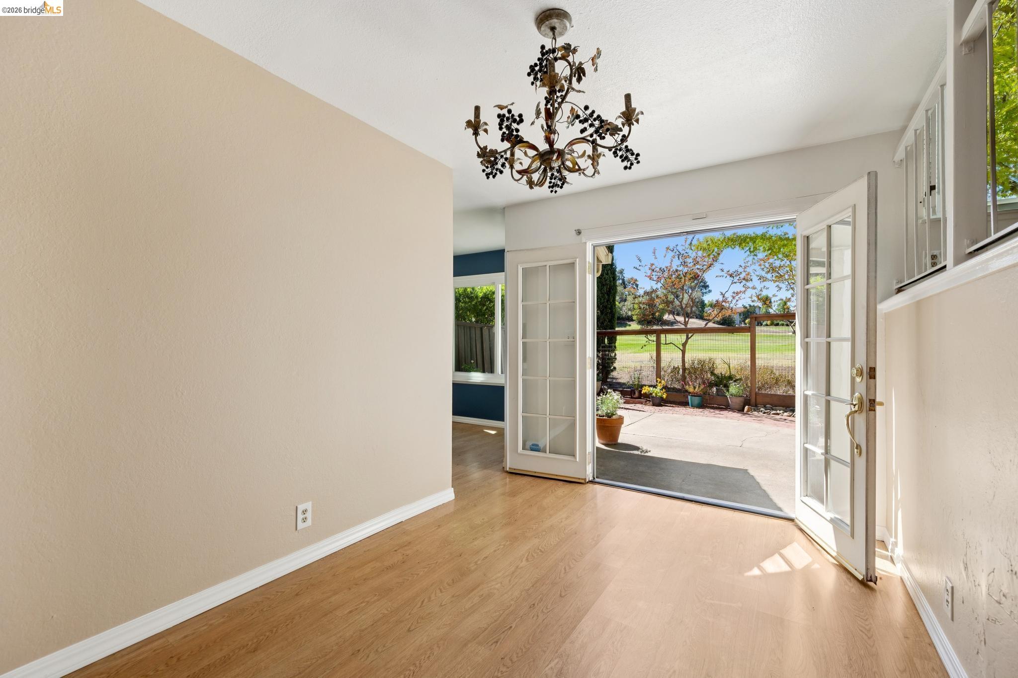 345 Kinross Dr.