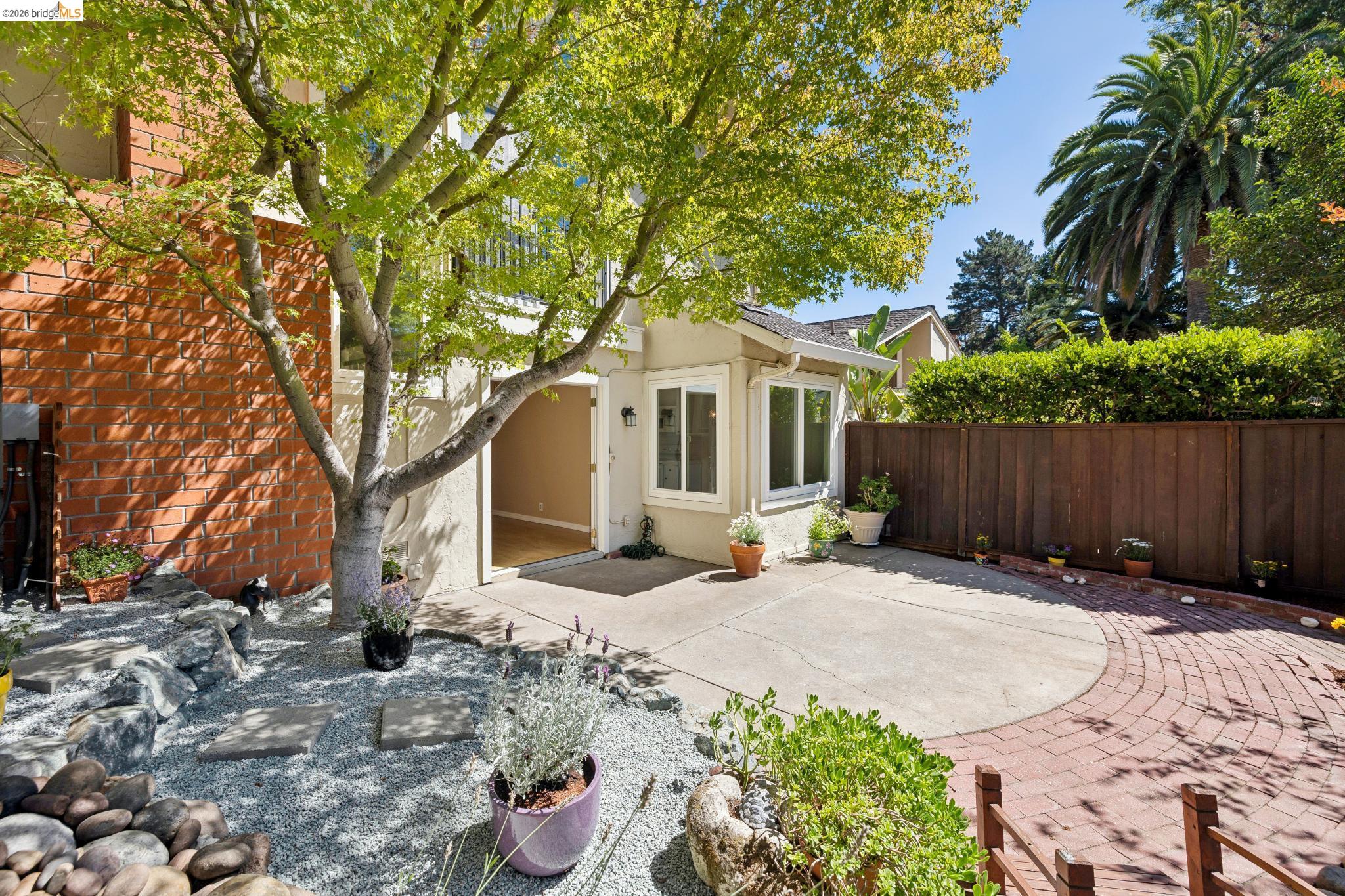 345 Kinross Dr.