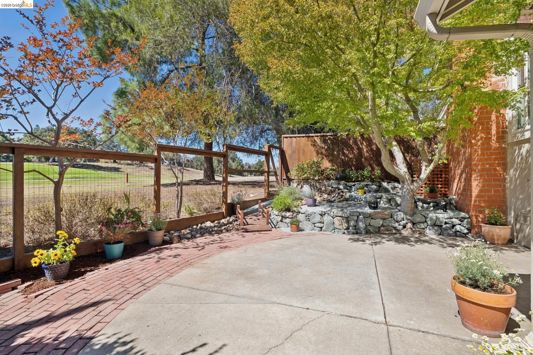 345 Kinross Dr.