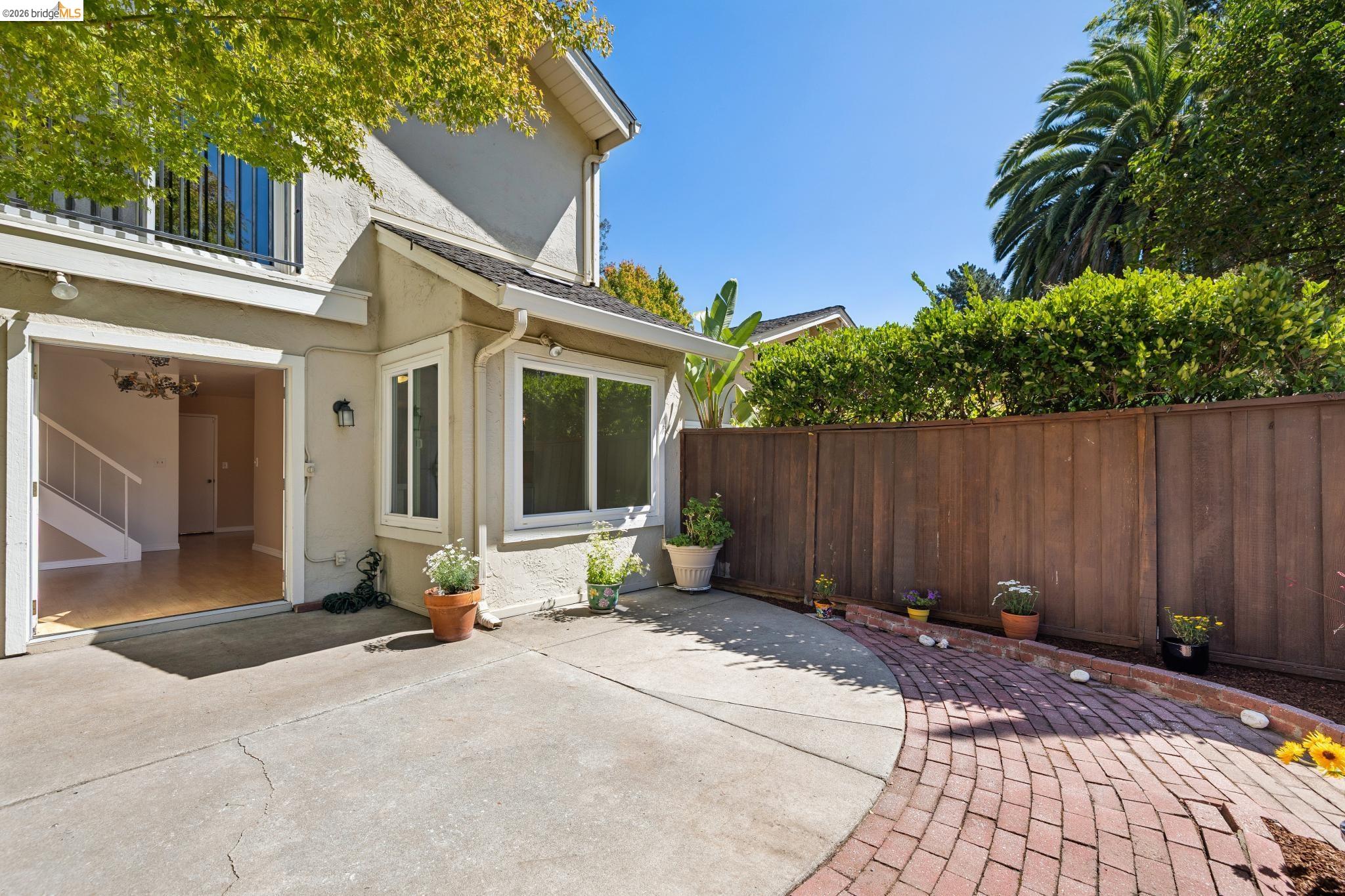 345 Kinross Dr.