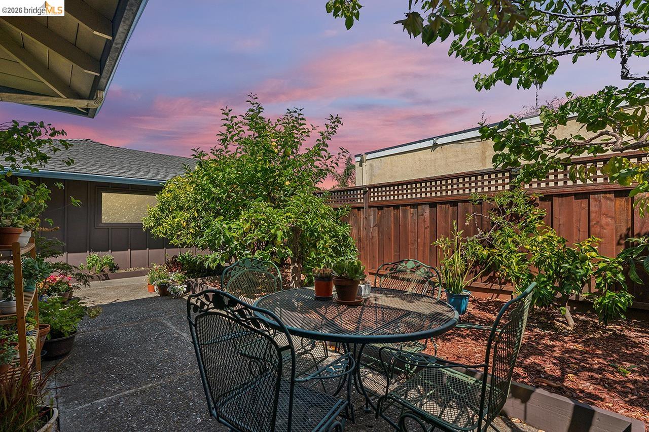 904 View Drive