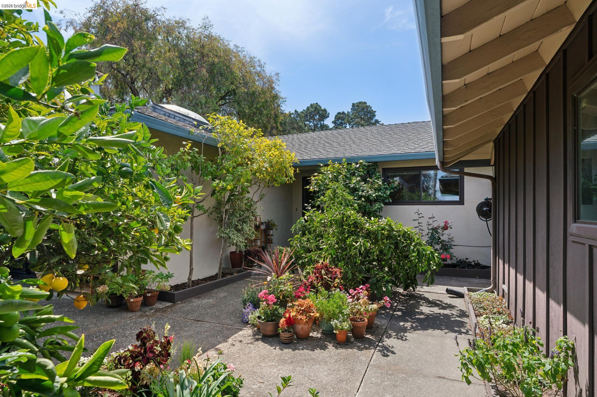 904 View Drive