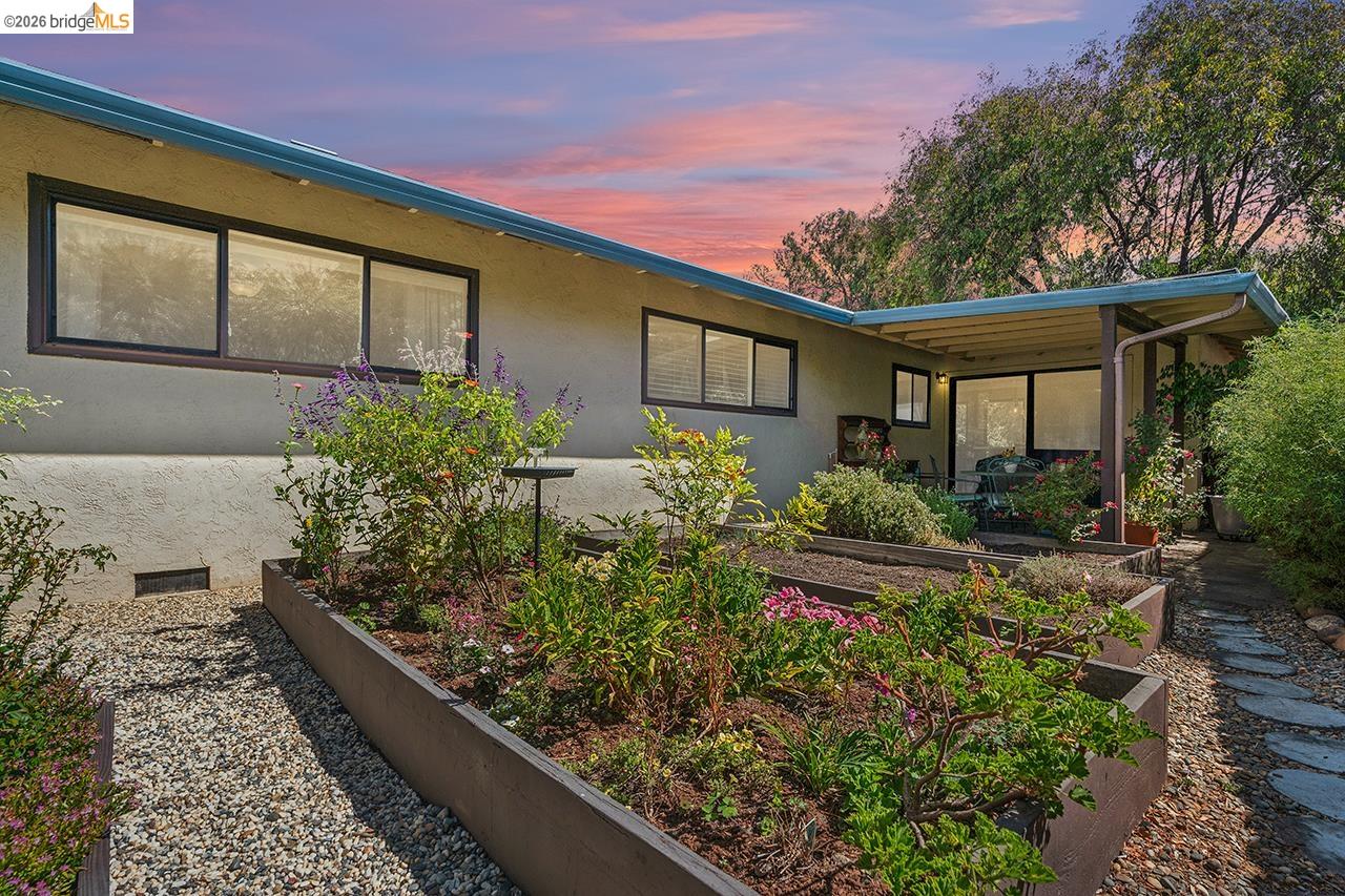 904 View Drive