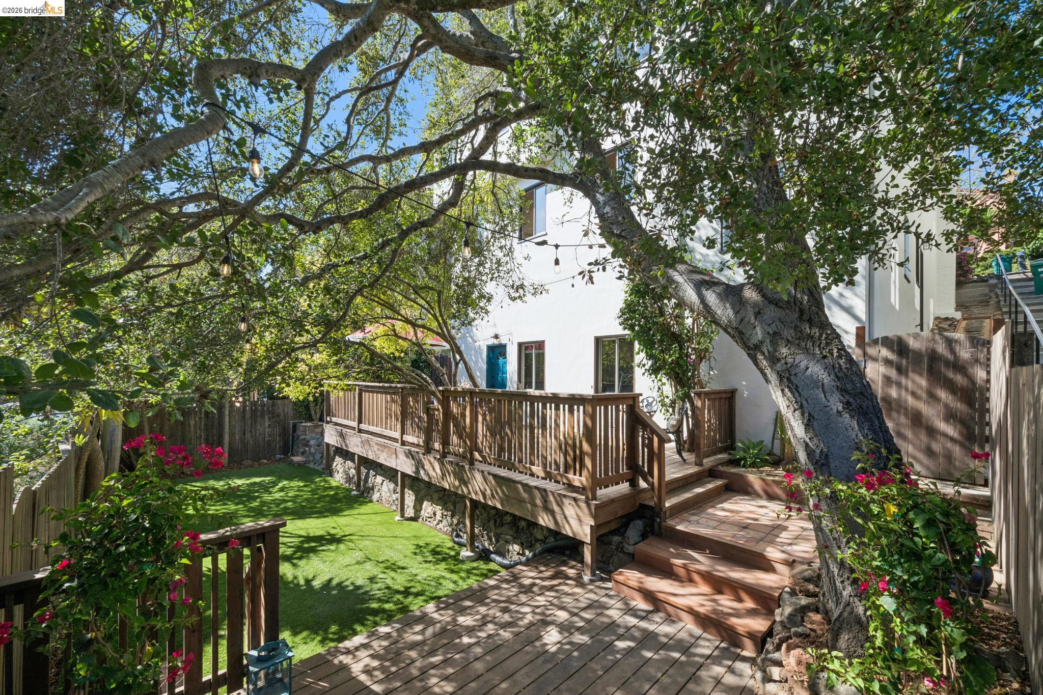 106 Sonia St