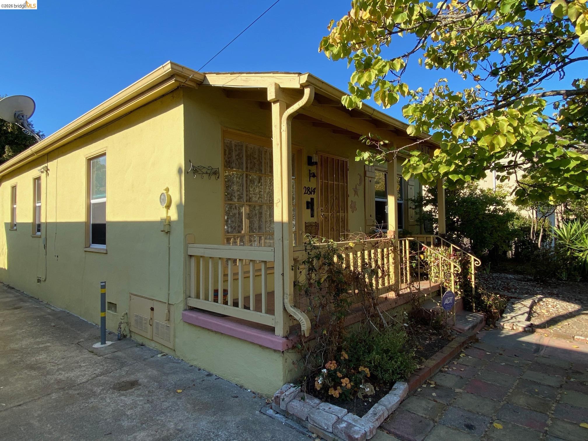 2814 Roosevelt Ave