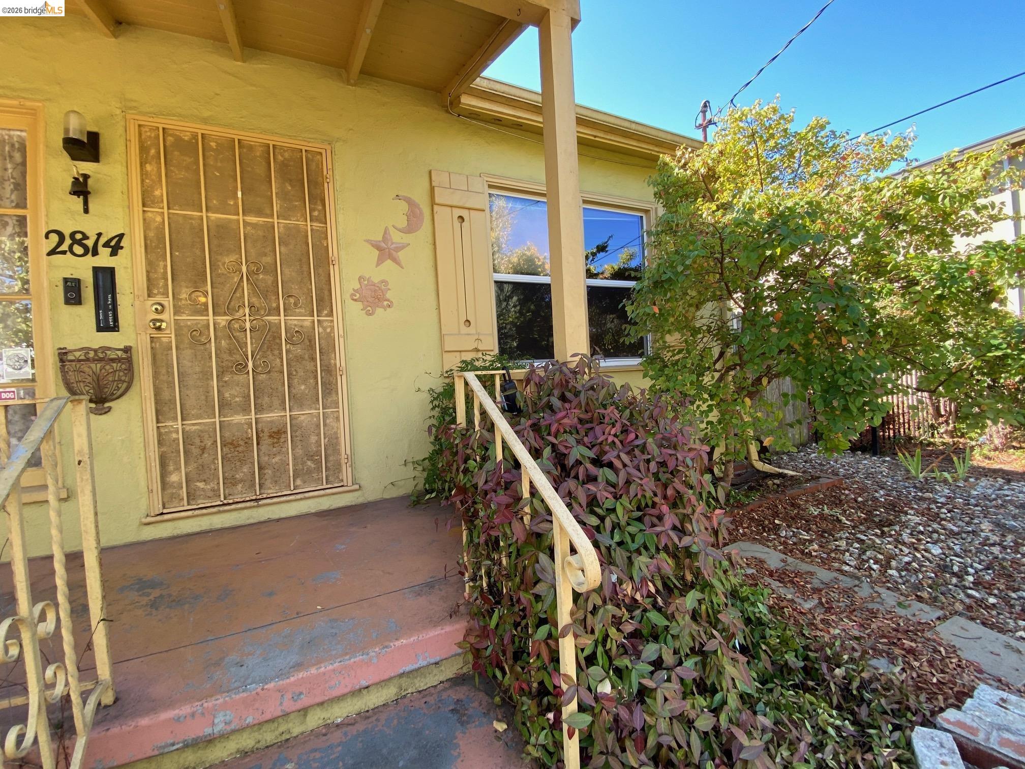 2814 Roosevelt Ave