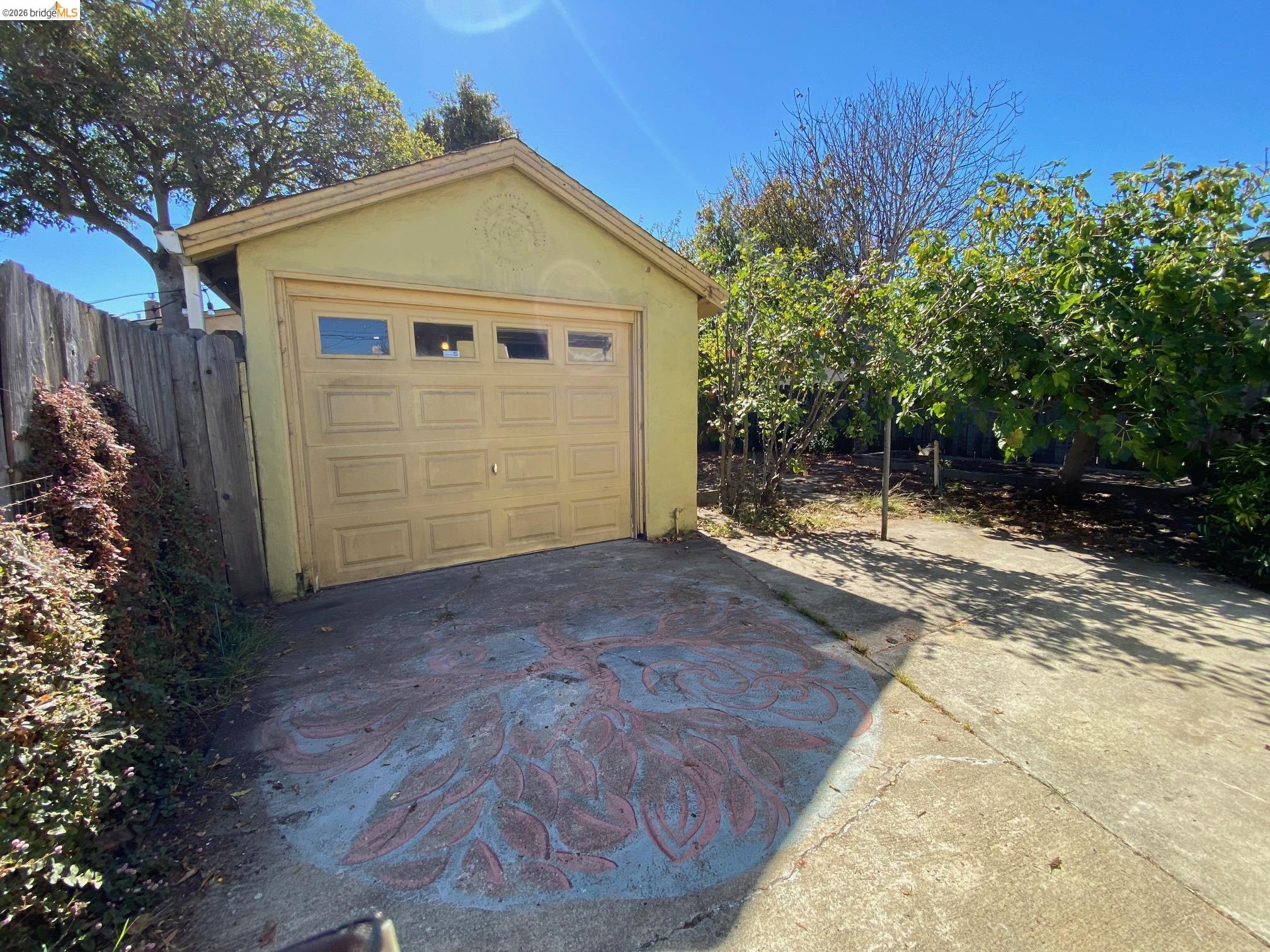 2814 Roosevelt Ave