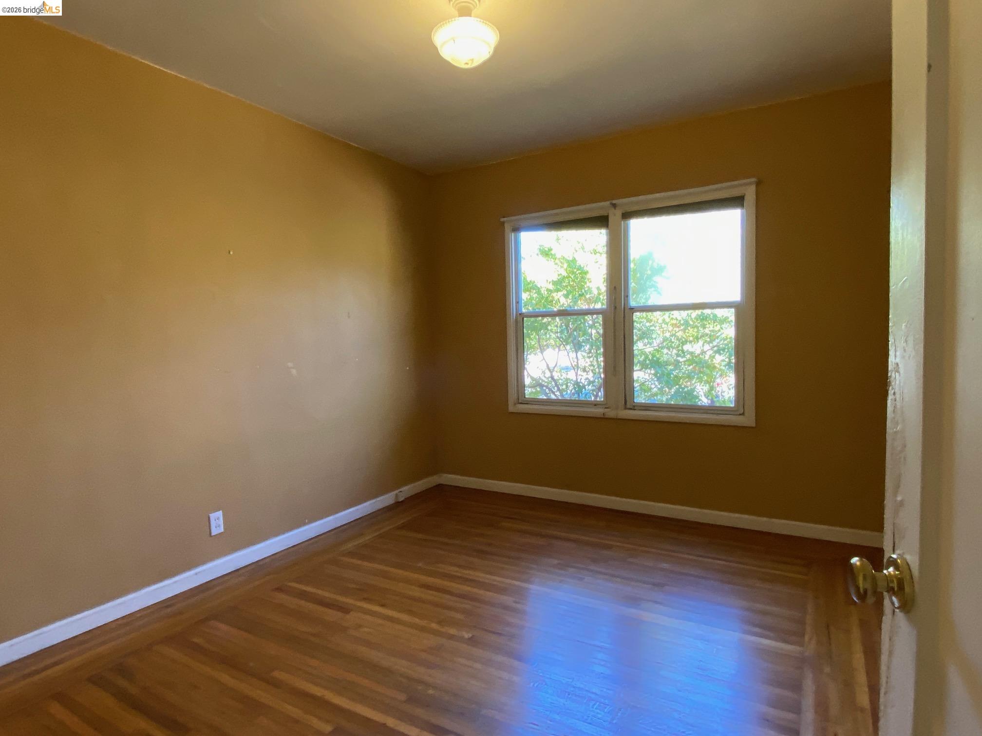 2814 Roosevelt Ave