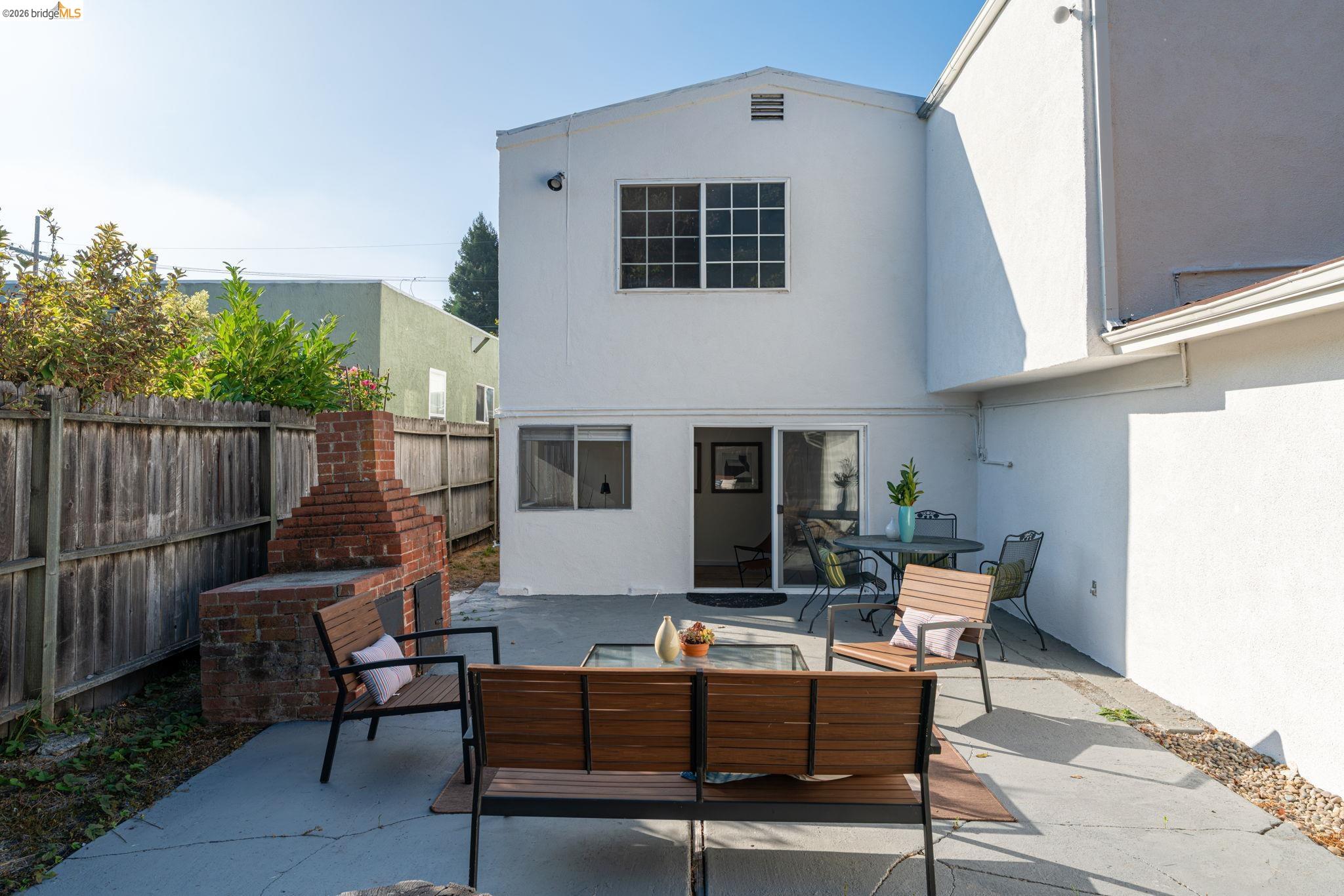 1527 Blake St